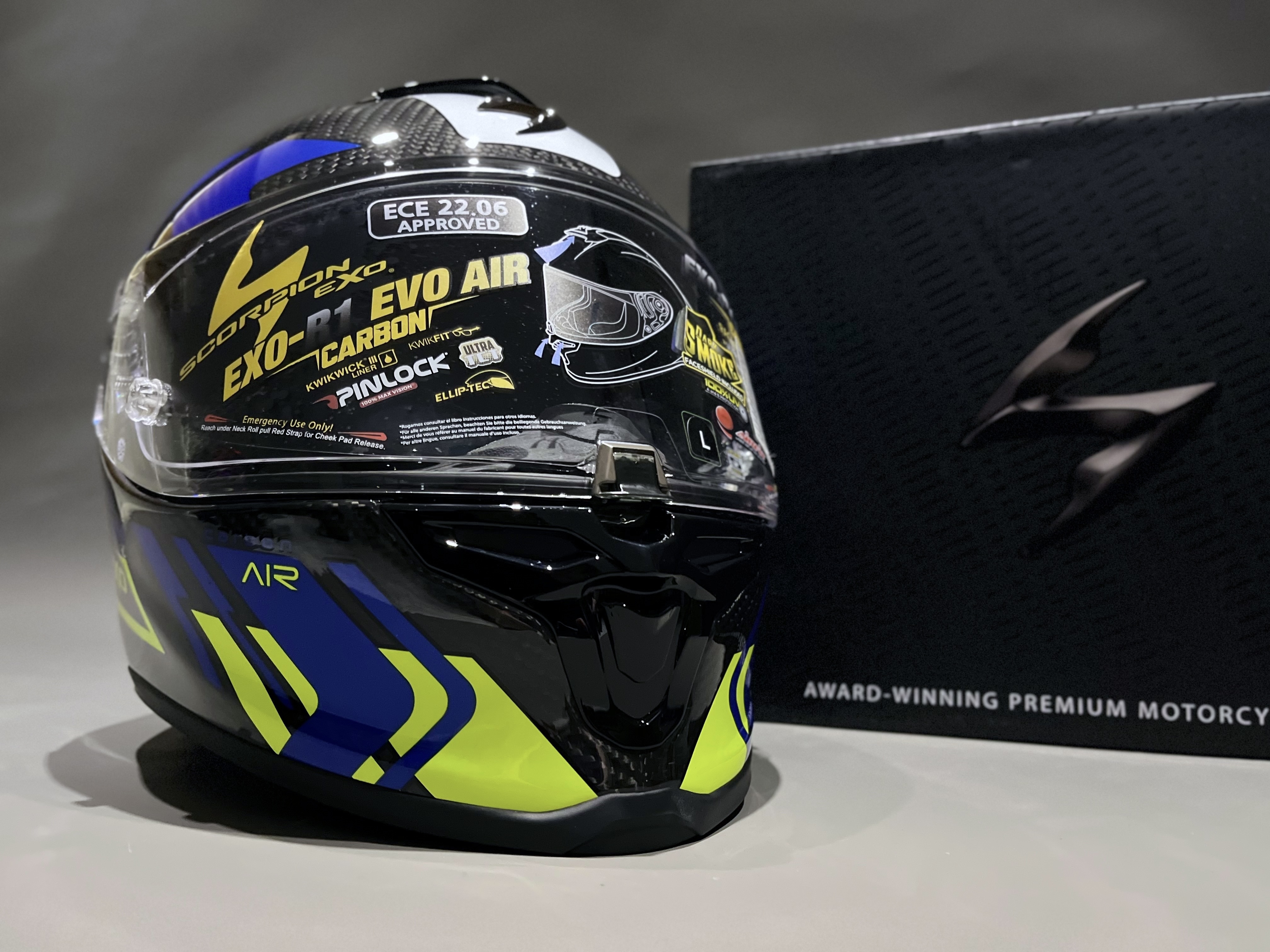 SCORPION EXO-R1 EVO CARBON AIR SUPRA BLACK/FLUO-YELLOW/BLUE 碳纖維 黑螢光黃藍 全罩