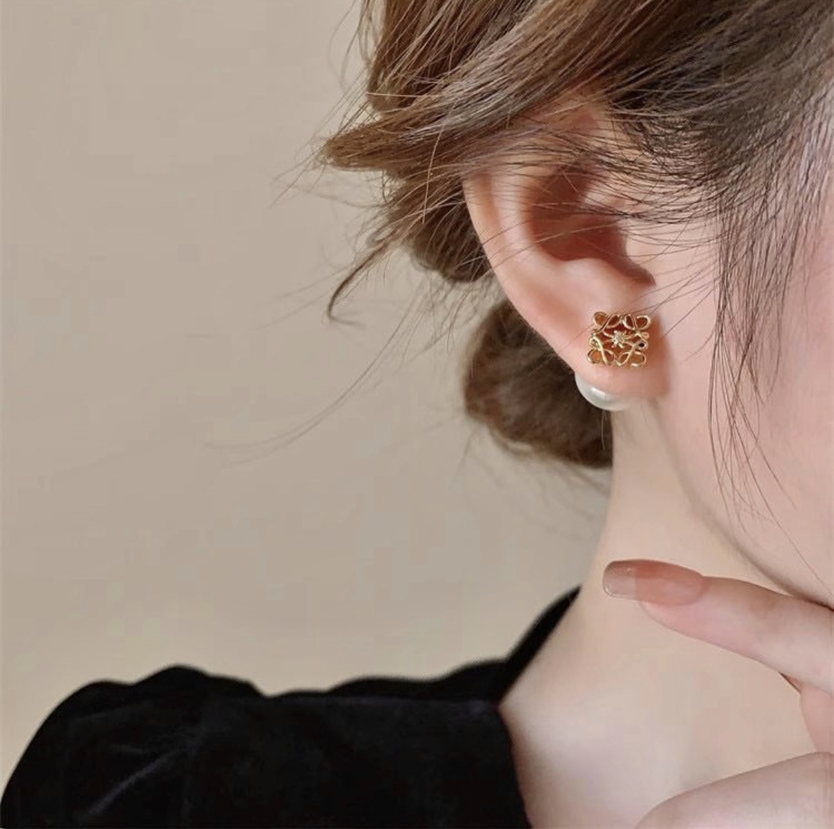 Loewe 花紋夢幻後扣珍珠系