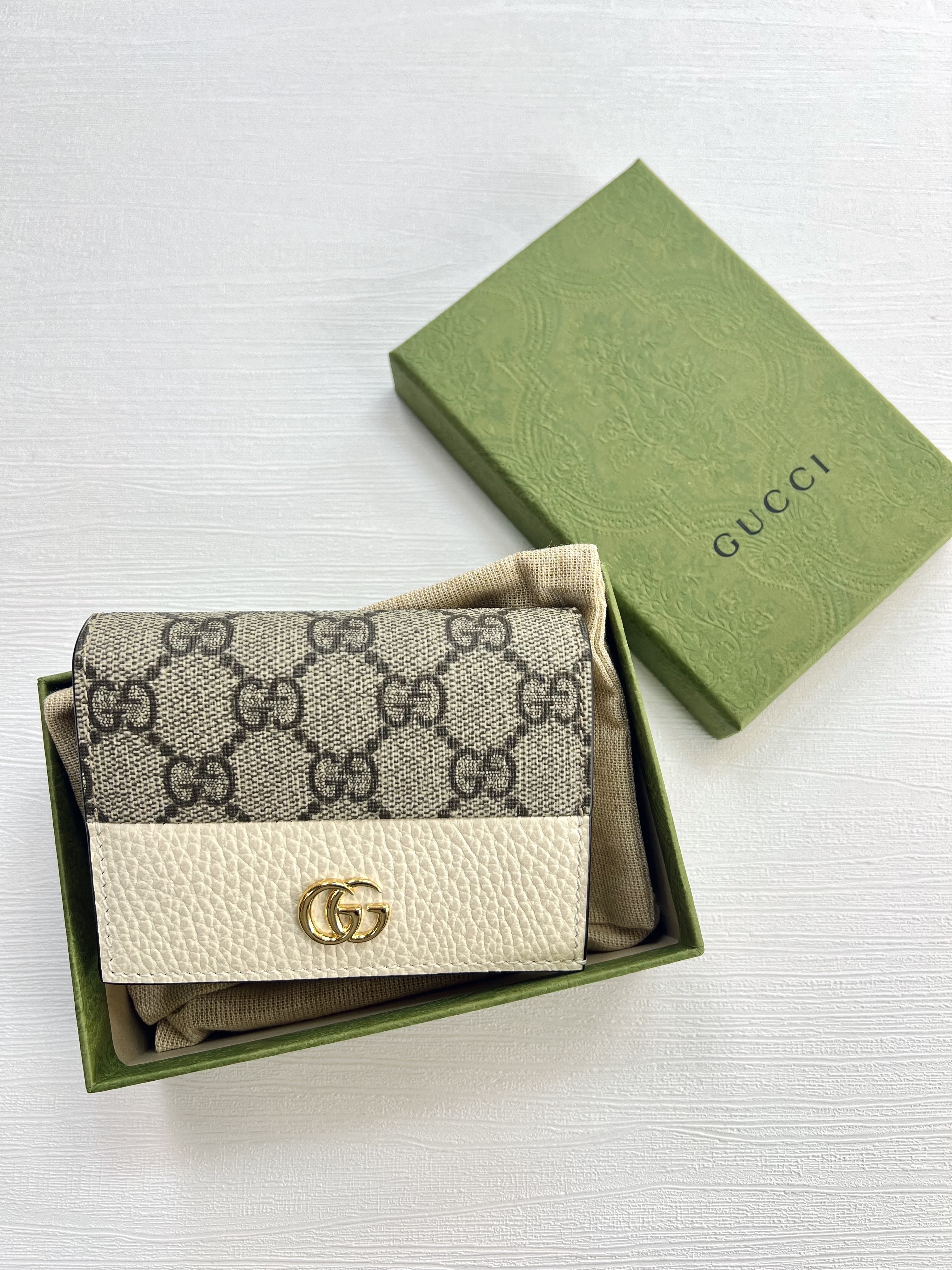 Gucci GG Marmont Card Case Wallet