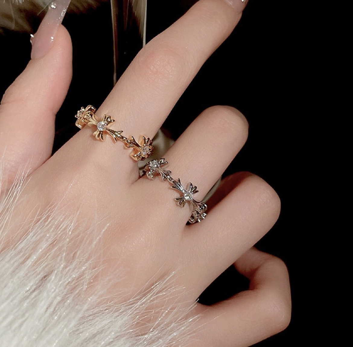 低奢一體十字架”翻玩開口戒