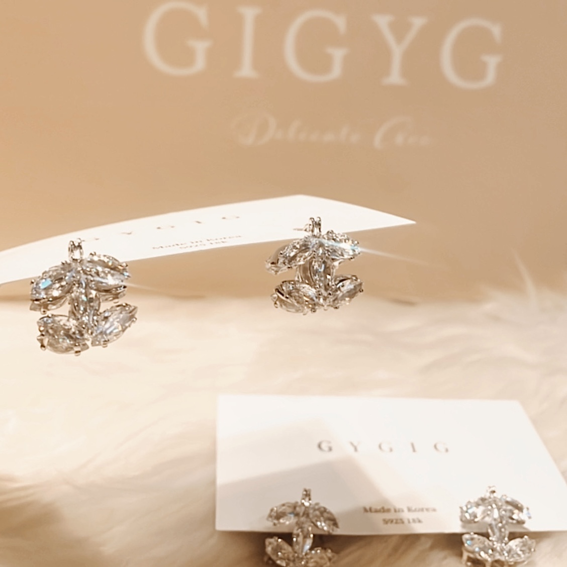 高奢銀水鑽 香奶奶雙面耳扣釘