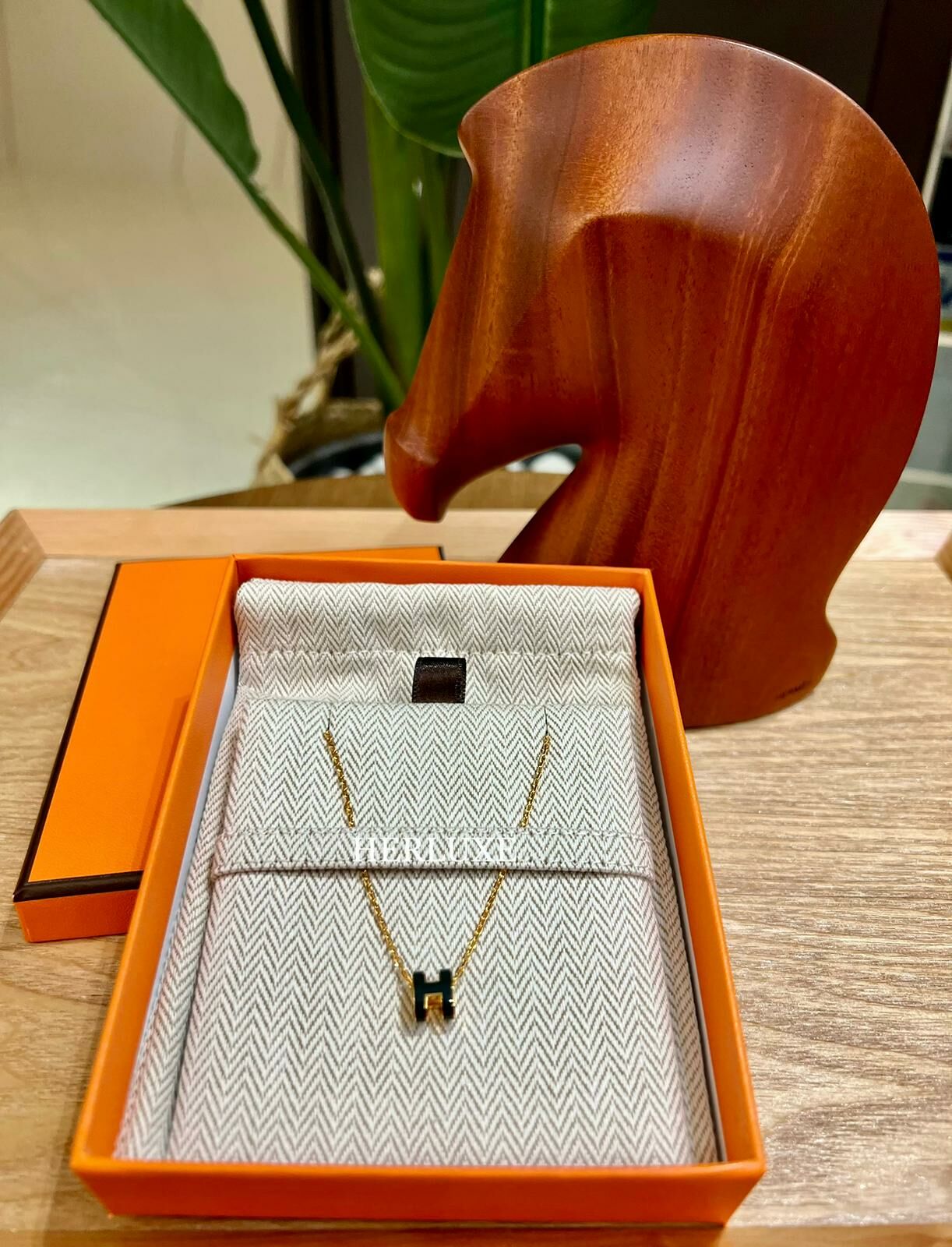 Mini pop h necklace 6O vert cypres CC