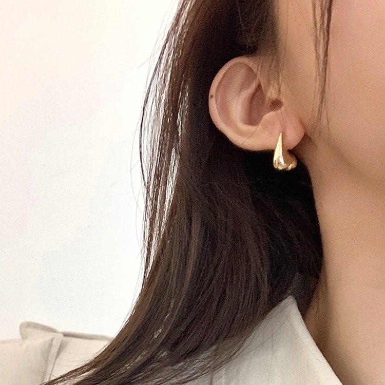 立體金桃心 倒弧形側空耳釘