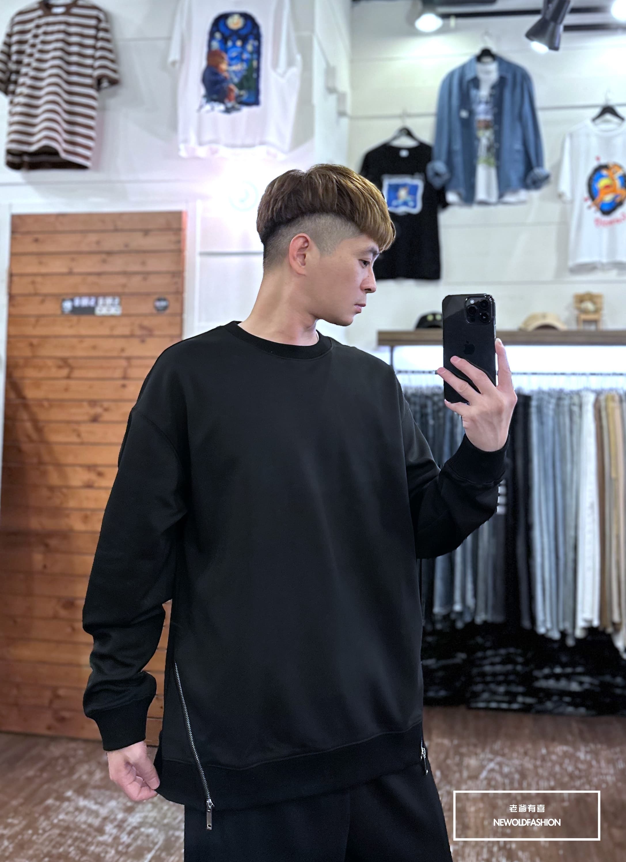 『新品上市』重磅雙斜拉鍊大學T-黑(NOF2310C65011)