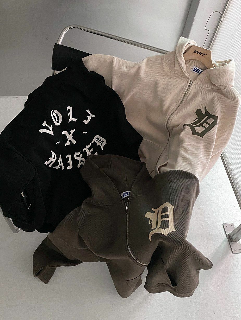 淨色英文字拉鍊連帽外套 VOLT-023JK