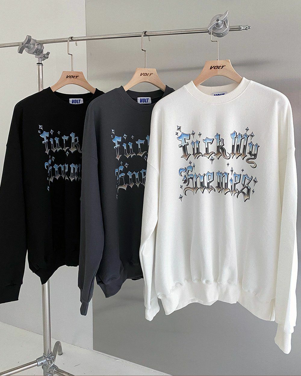 英文字圖案衛衣 VOLT-025T