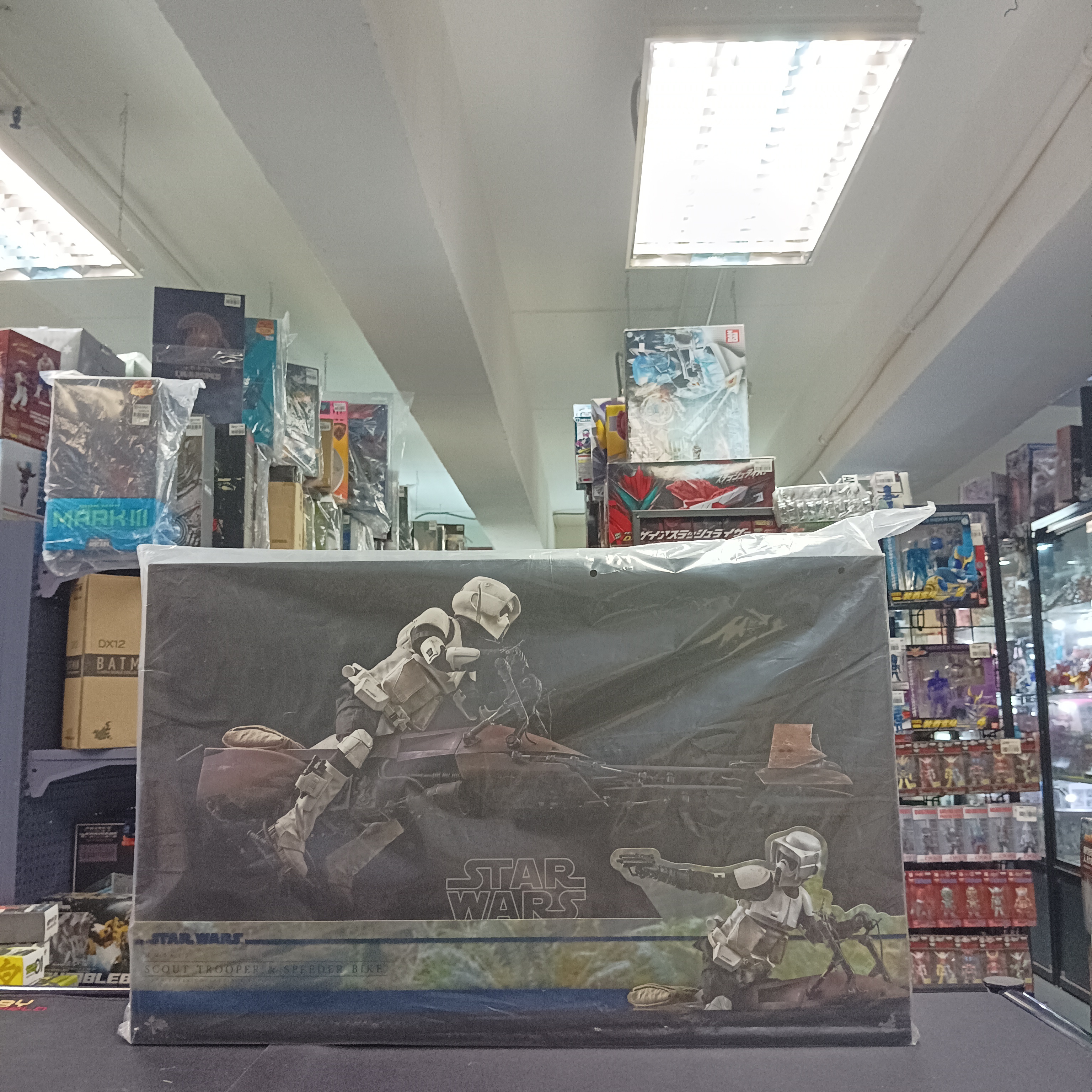 寄賣-其它-Hot Toys Star Wars: Return Of The Jedi Scout Trooper and Speeder Bike