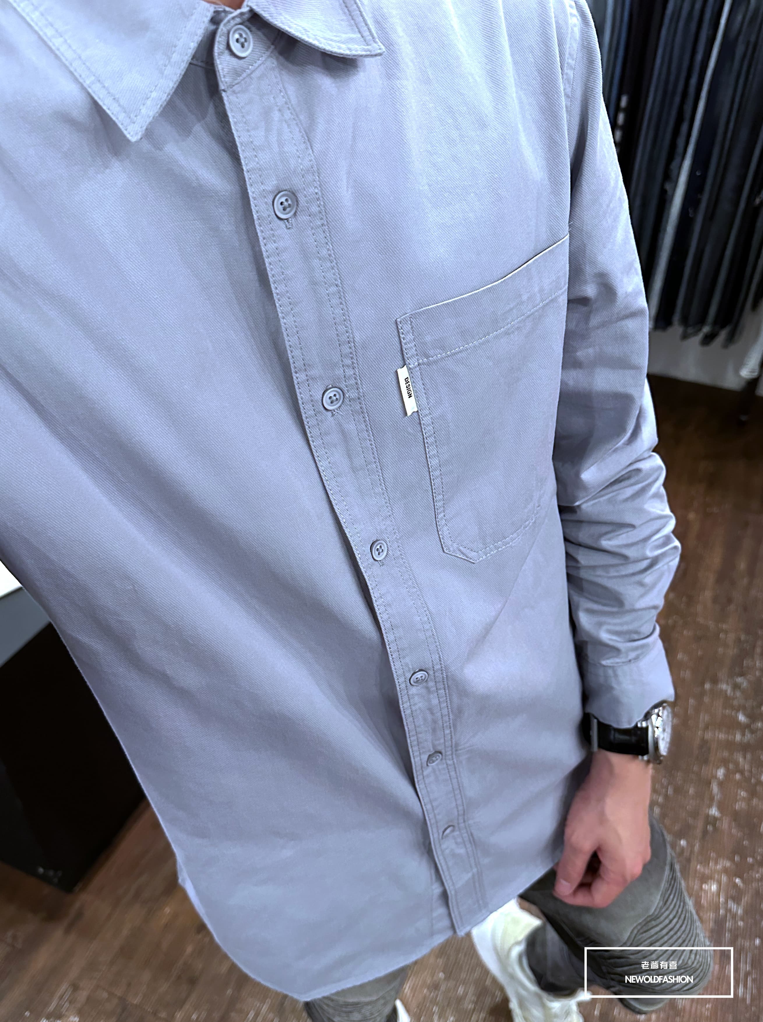 『新品上市』重磅小白標口袋襯衫-淺藍(NOF23092049)