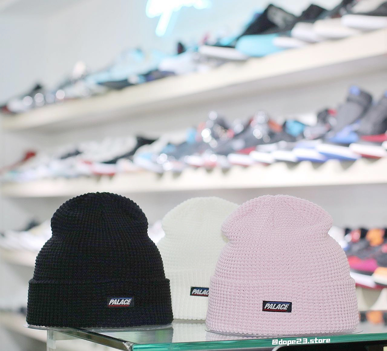 PALACE LOGO BEANIE PINK