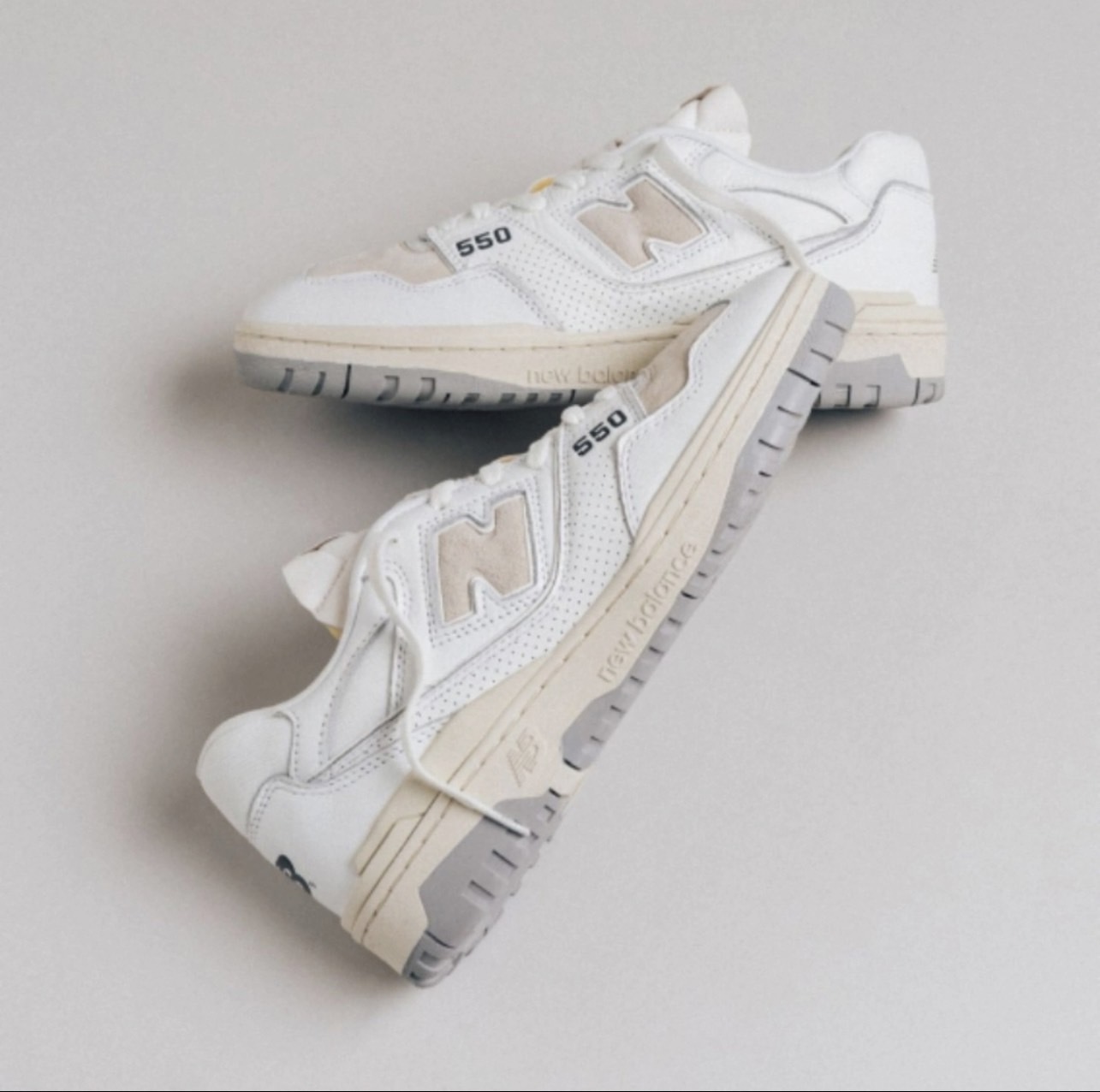 NEW BALANCE 550   IU著用款 復古休閒鞋 中性 灰狼