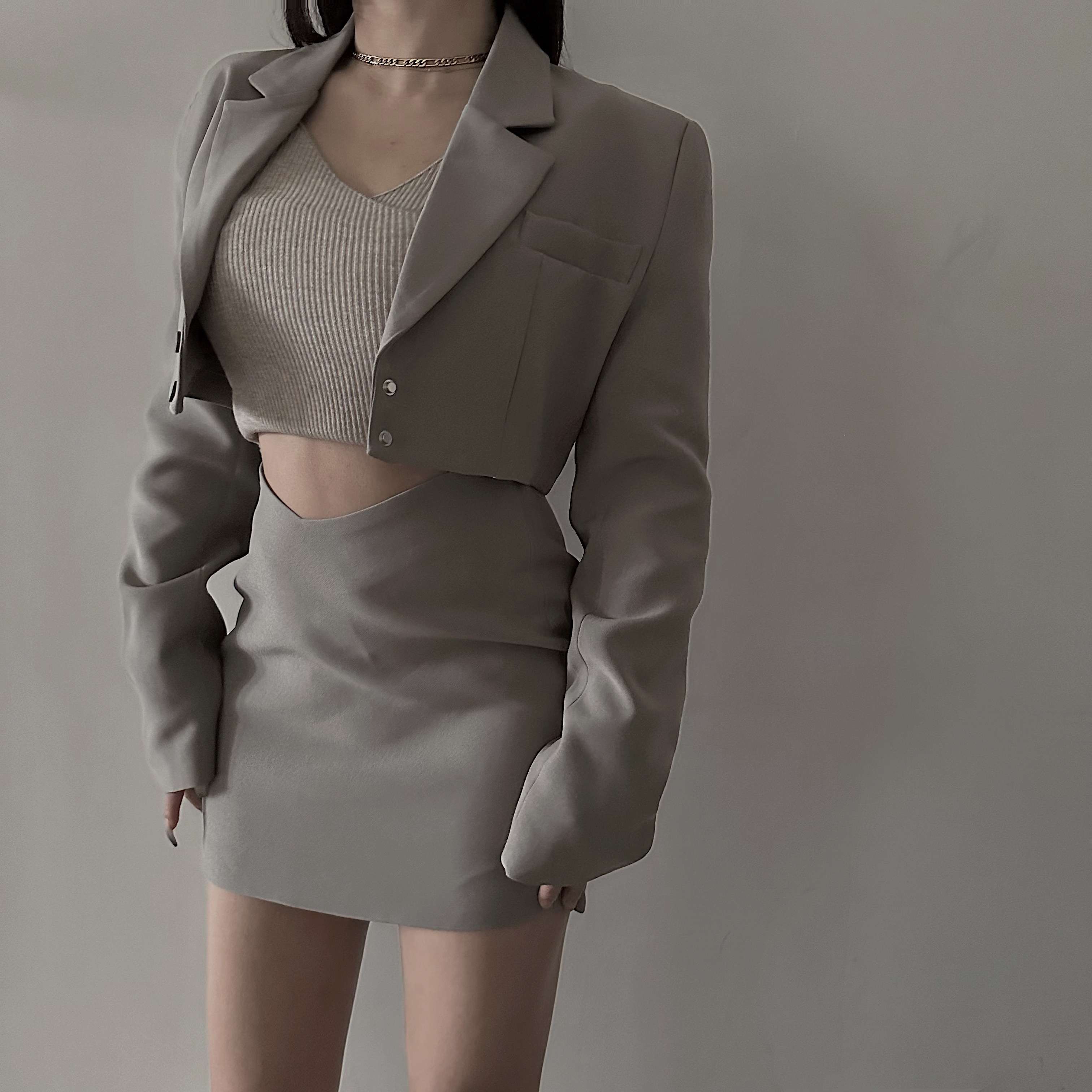 【 微瑕撿漏 】𝙘𝙝𝙪-𝙢𝙖𝙙𝙚-訂製款-極短版雙釦西外+包臀裙set組