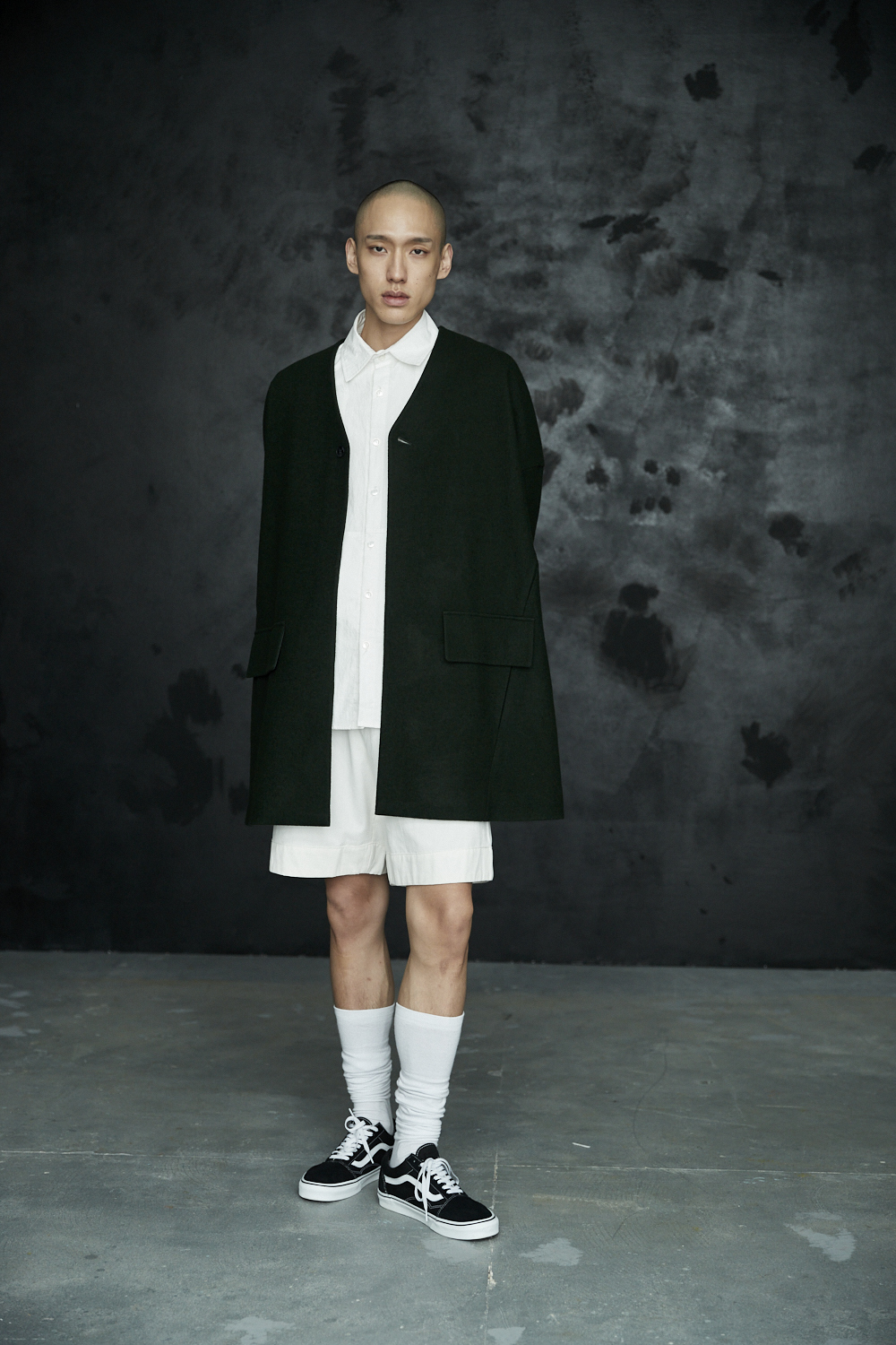 超落肩拉克蘭無領大衣