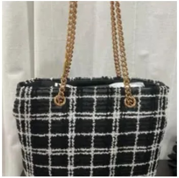 [S] KARL LAGERFELD LH2BZ6BY LAFAYETTE CHENILLE PLAID TOTE,BLACK/WHITE, 194775154652 (SKL755)