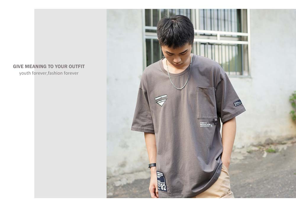 RETOP 工裝軍風 軍事扣環口袋圓領T 鐵灰