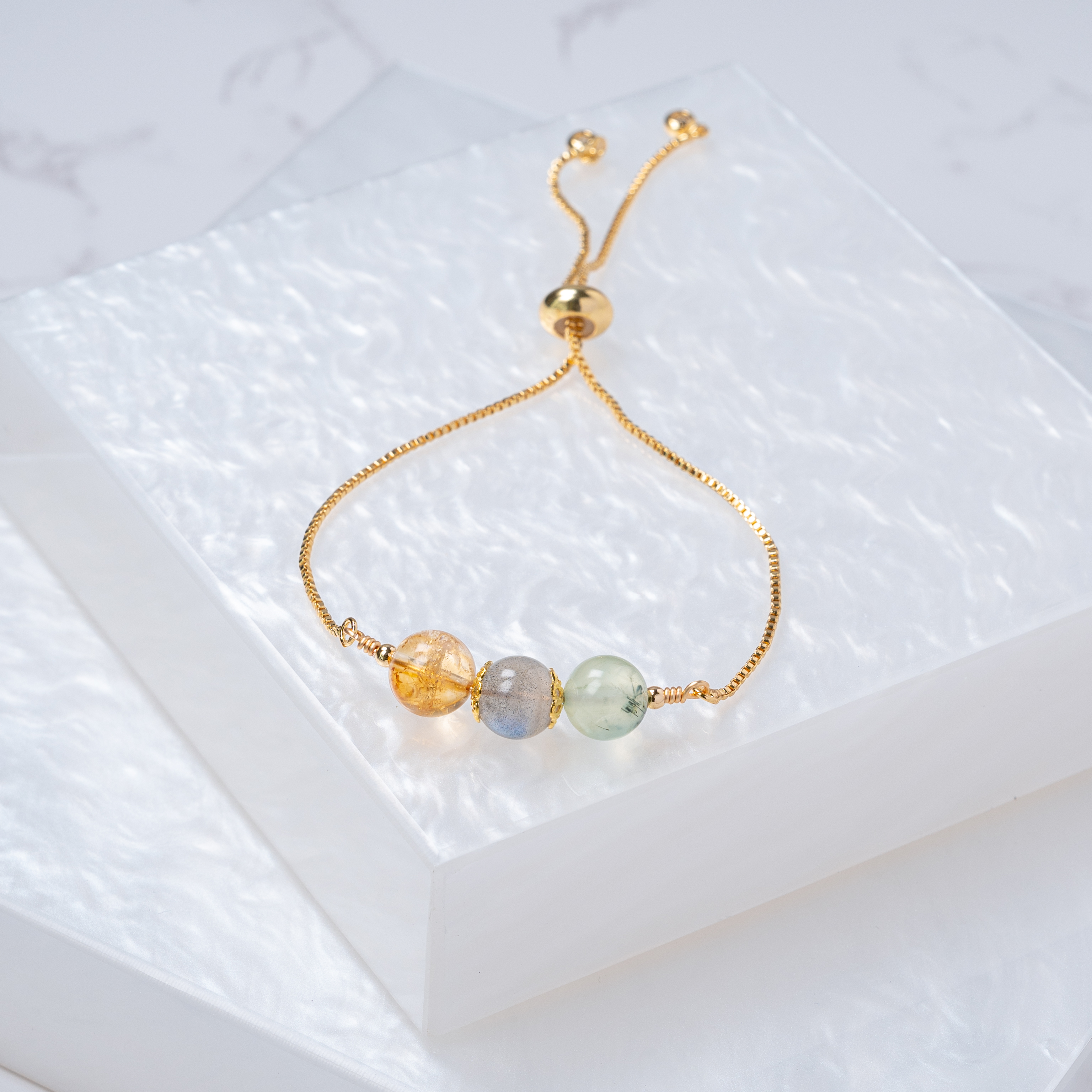 【黃水晶﹒拉長石﹒葡萄石】拉式手鍊