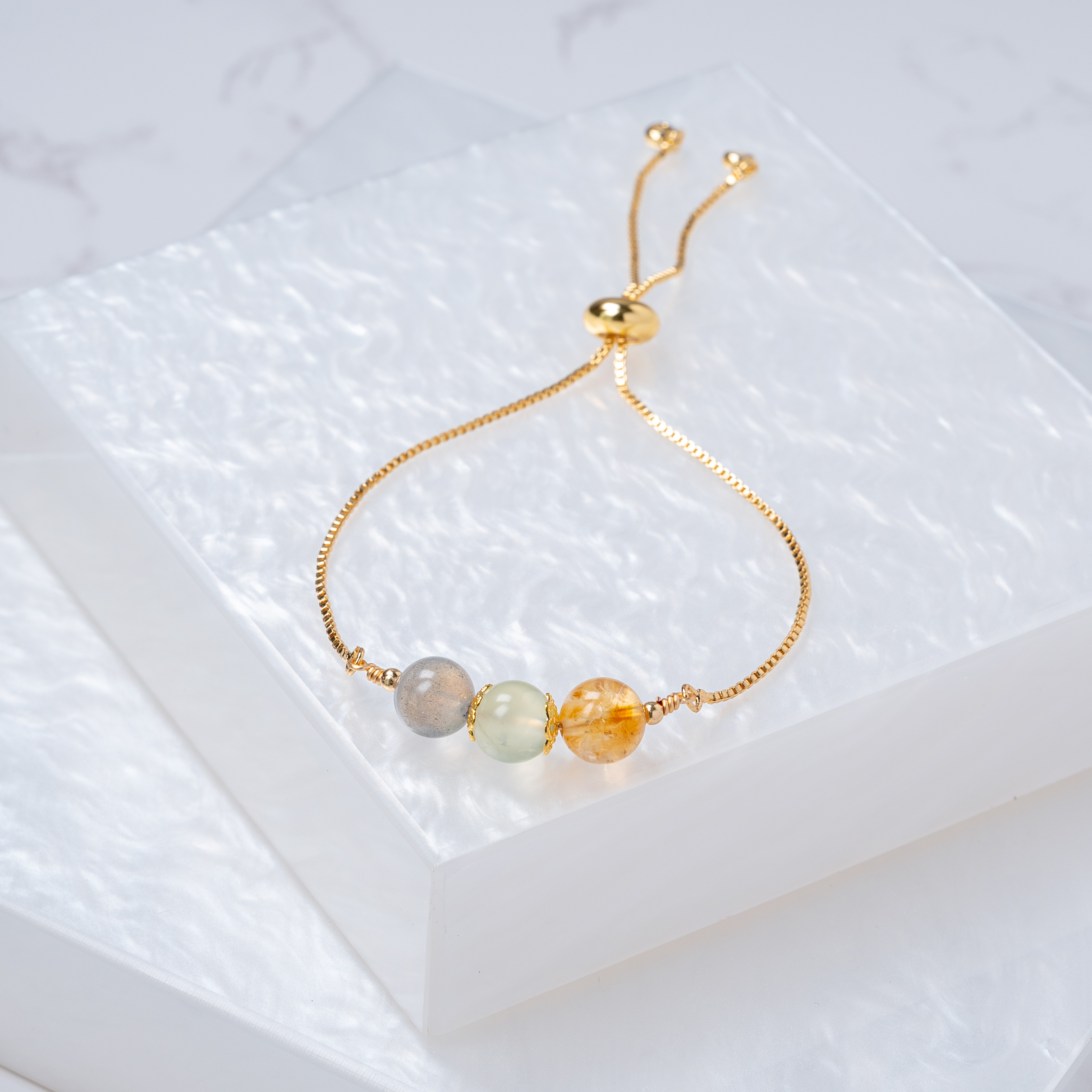 【拉長石﹒葡萄石﹒黃水晶】拉式手鍊