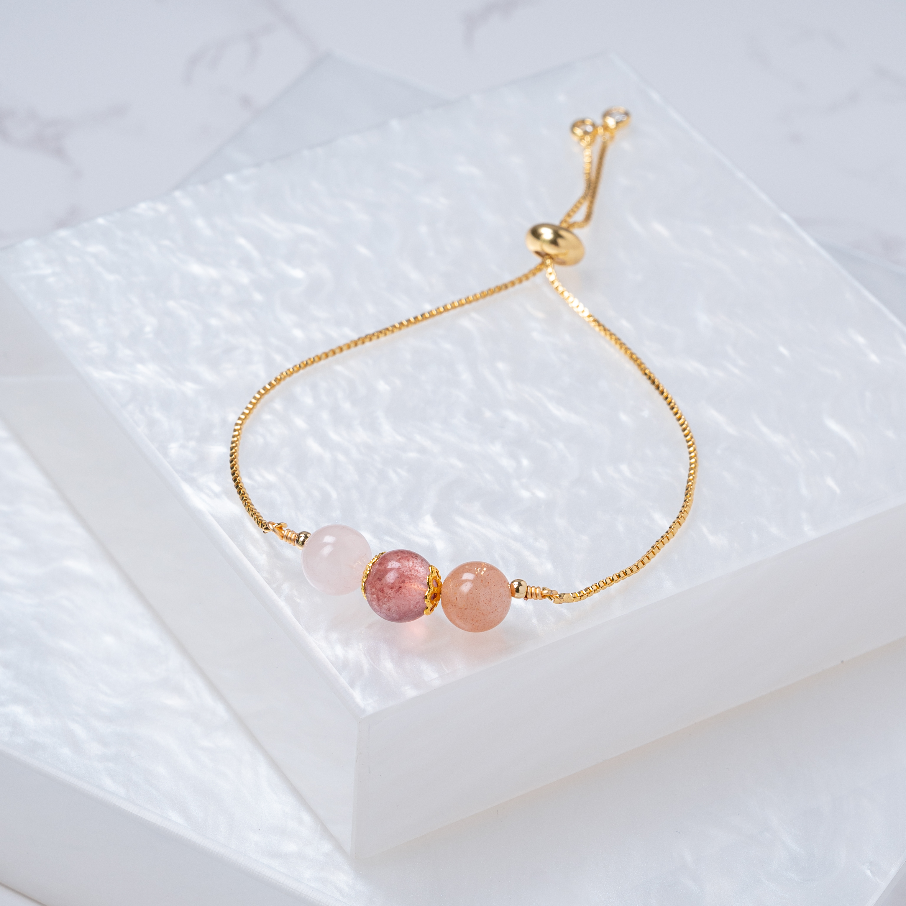 【粉水晶﹒草莓晶﹒太陽石】拉式手鍊