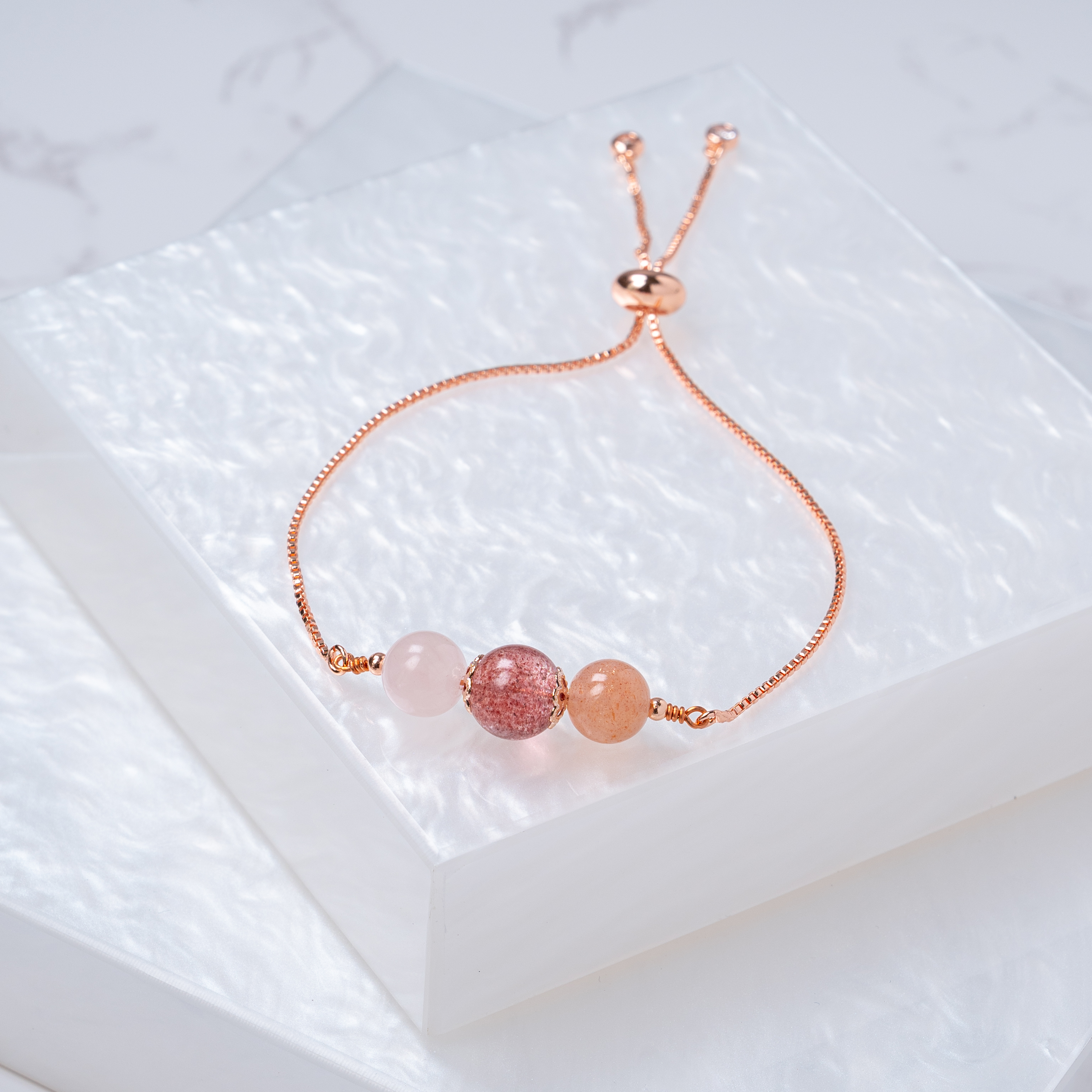 【粉水晶﹒草莓晶﹒太陽石】拉式手鍊