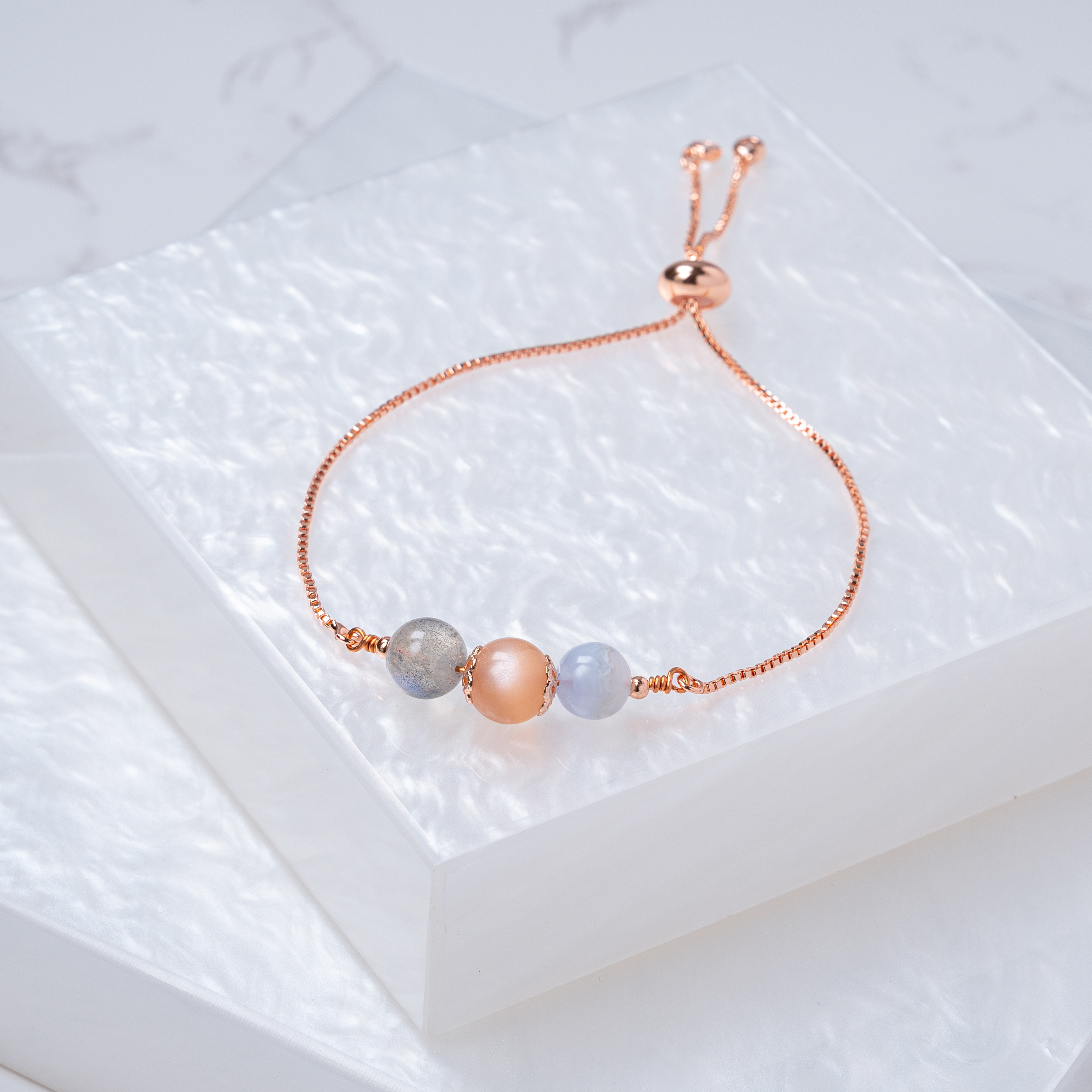 【拉長石﹒太陽石﹒藍紋瑪瑙】拉式手鍊