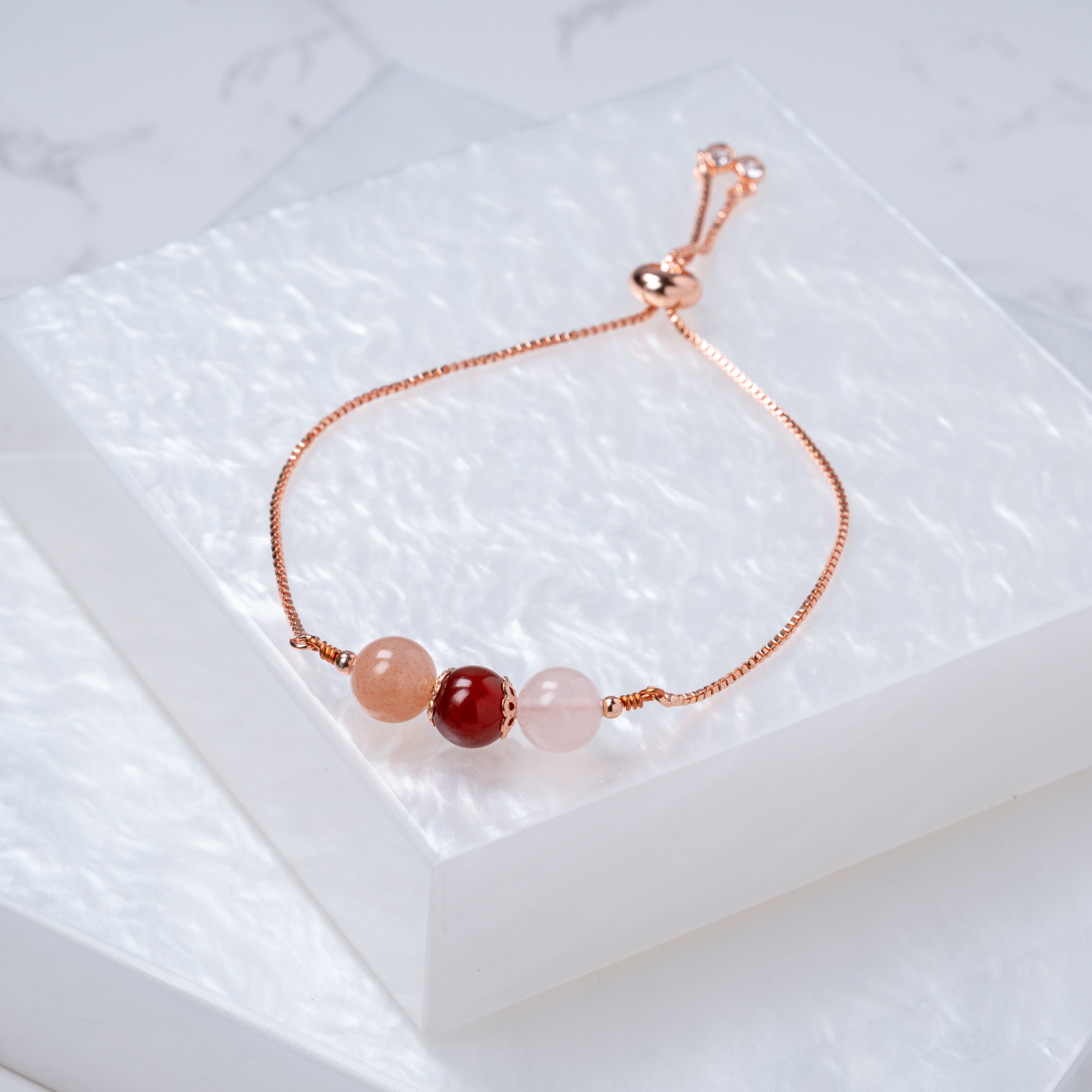 【太陽石﹒紅瑪瑙﹒粉水晶】拉式手鍊