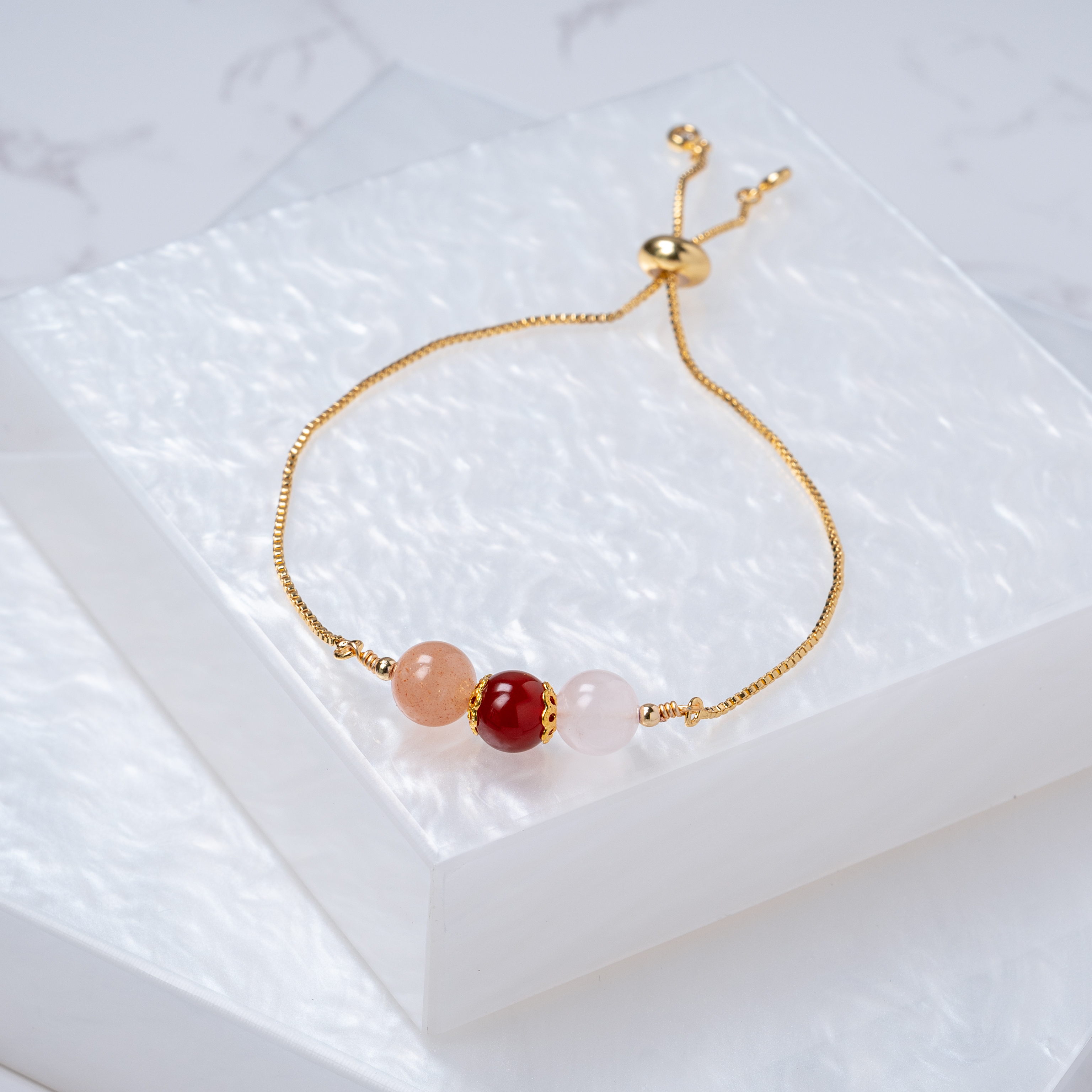 【太陽石﹒紅瑪瑙﹒粉水晶】拉式手鍊
