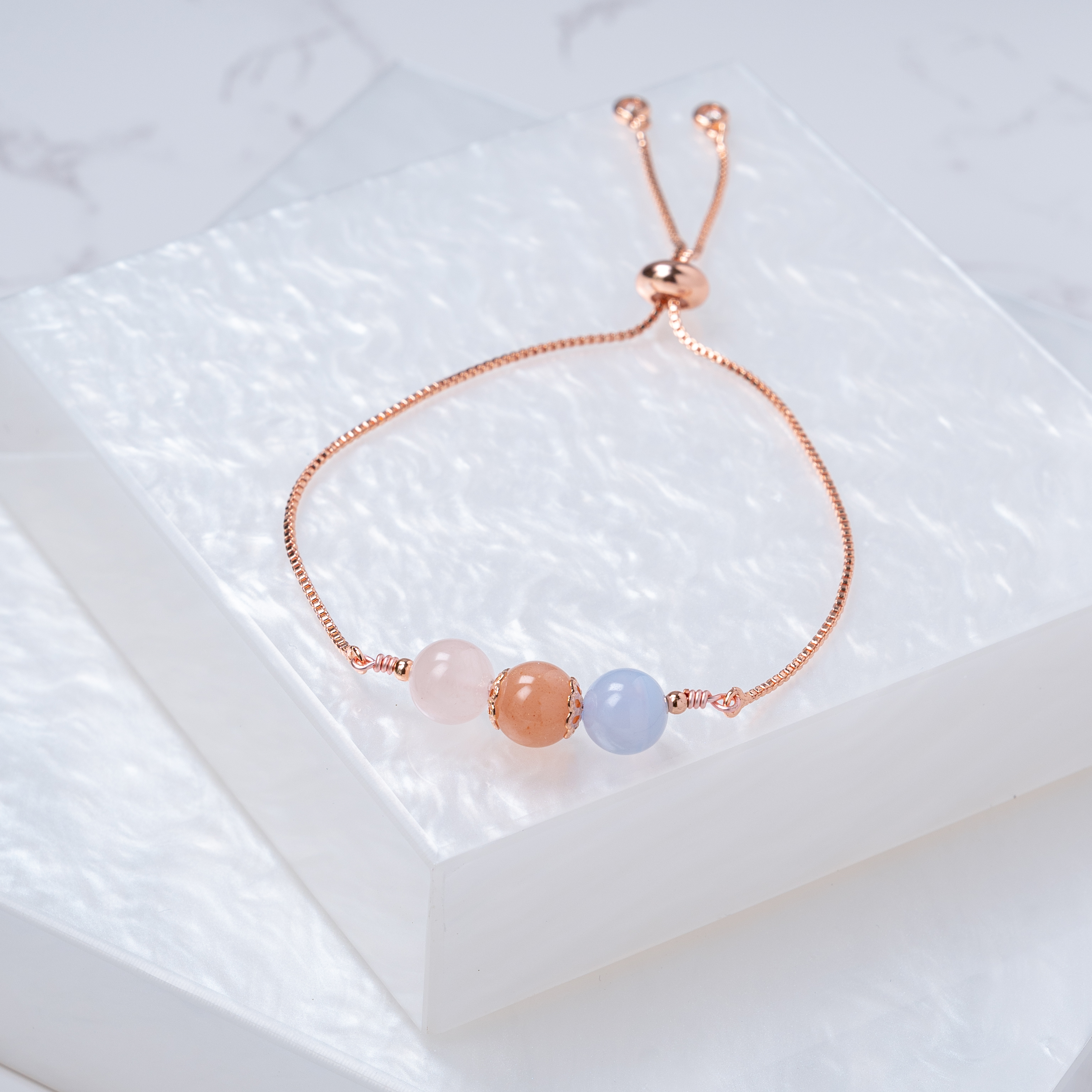 【粉水晶﹒太陽石﹒藍紋瑪瑙】拉式手鍊