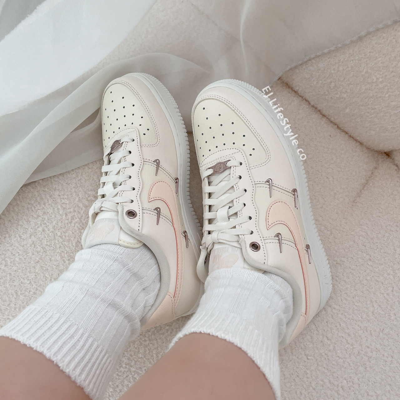 NIKE AIR FORCE 1 AF1 小金勾 四勾 玫瑰金勾 櫻花粉 淡粉 柔粉 牛奶白 小白鞋 女鞋 FV8110-181 / 預購