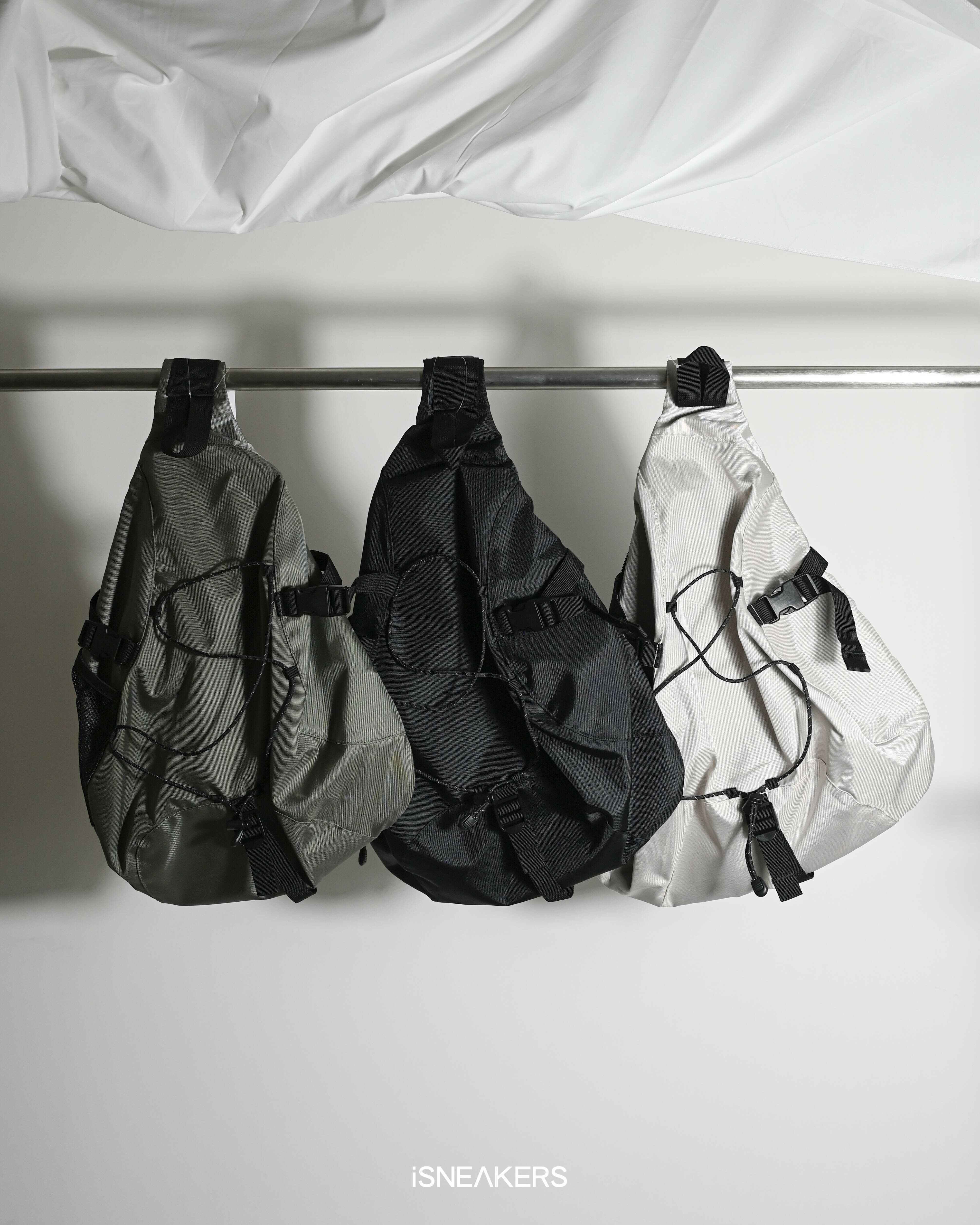 iSNEAKERS | Freak‘s Store 斜背包 黑 米白 軍綠 三色