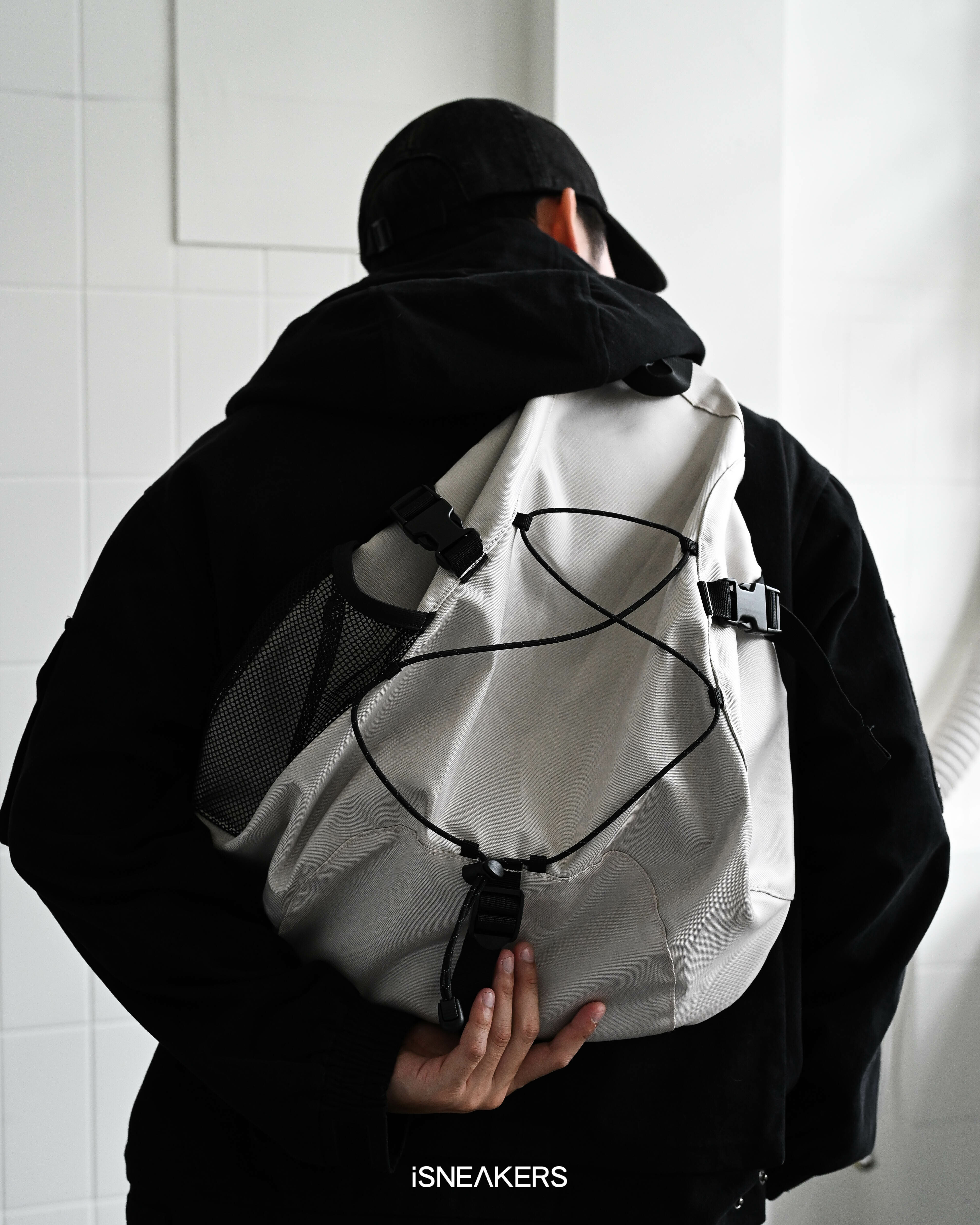 iSNEAKERS | Freak‘s Store 斜背包 黑 米白 軍綠 三色