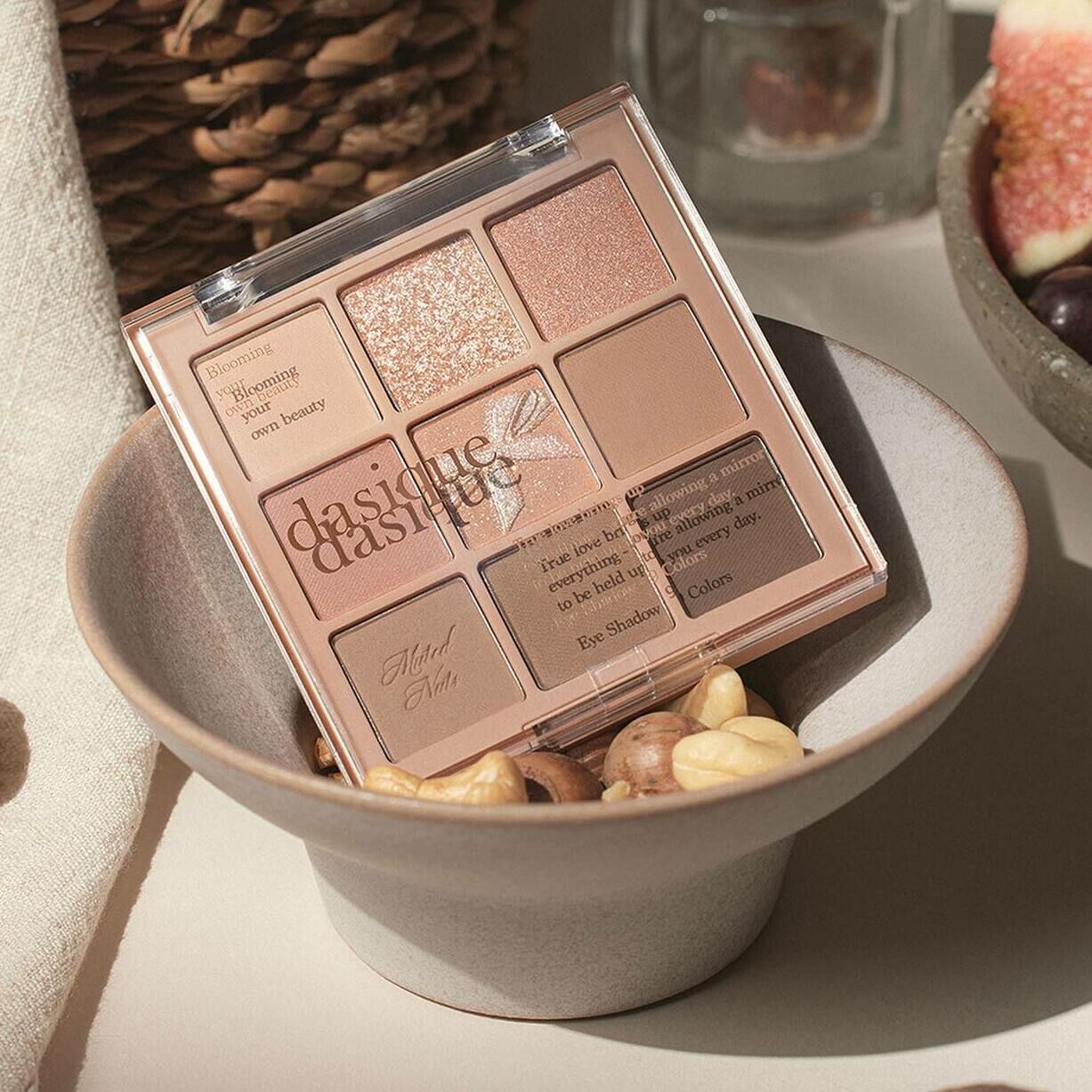 [ dasique ] Shadow Palette - #24 Muted Nuts