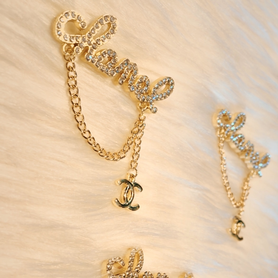 香奶奶 chanel金鑽吊牌鍊翻玩胸針