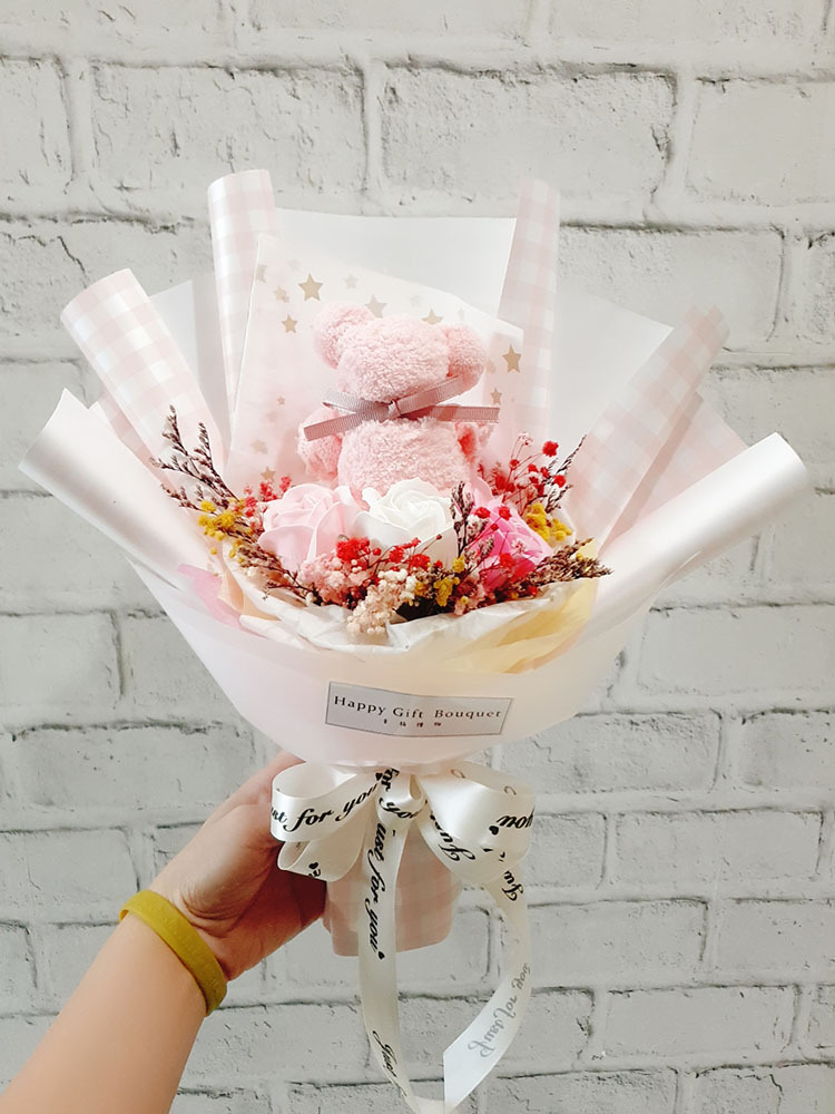 小熊毛巾玫瑰香皂滿天星永生花束,桃園花店,桃園花束,桃園婚禮小物,幸福禮物,bear-towl-soap-flower-Gypsophila-bouquet