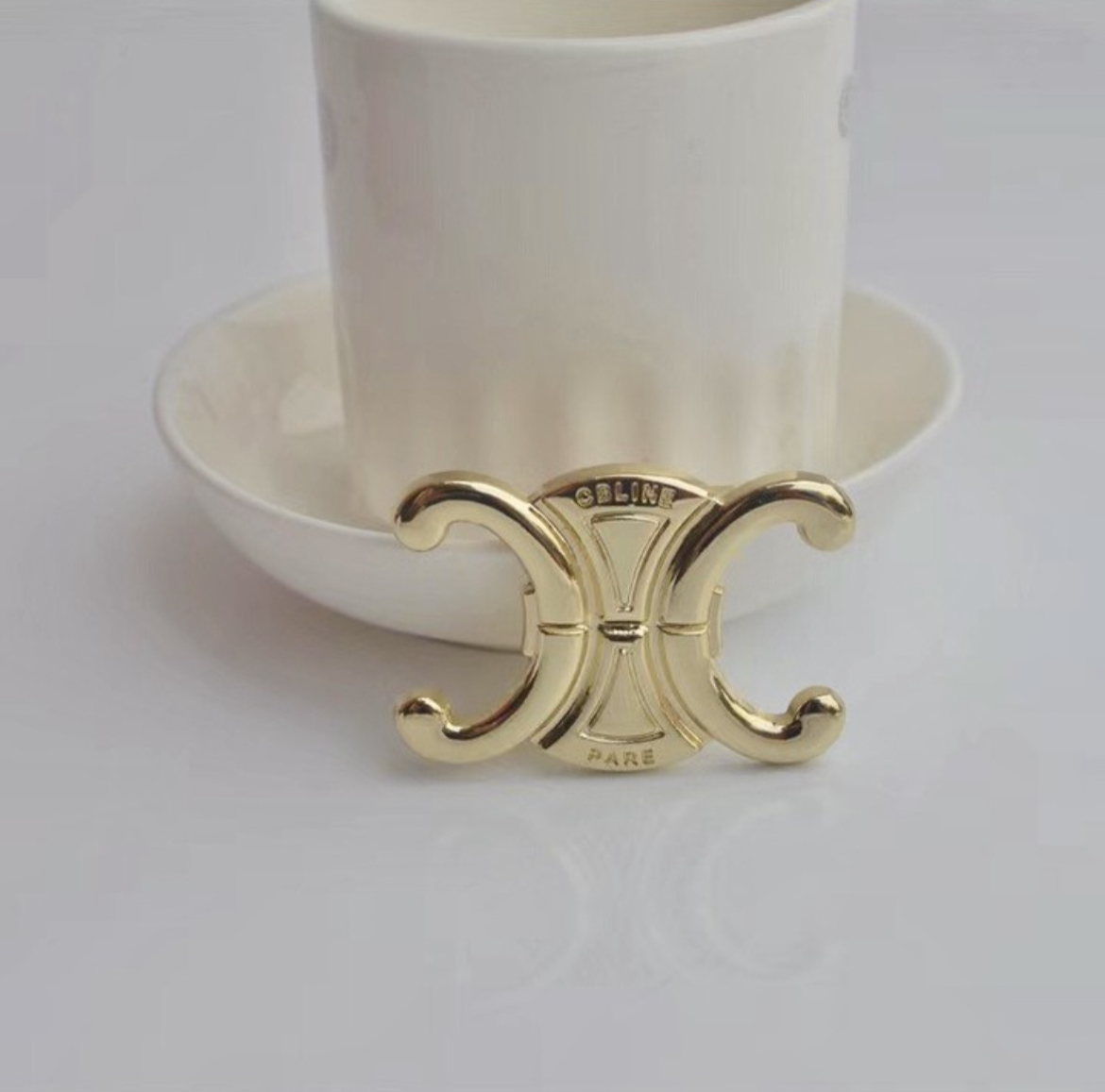 凱旋門經典立體金牌 翻玩胸針