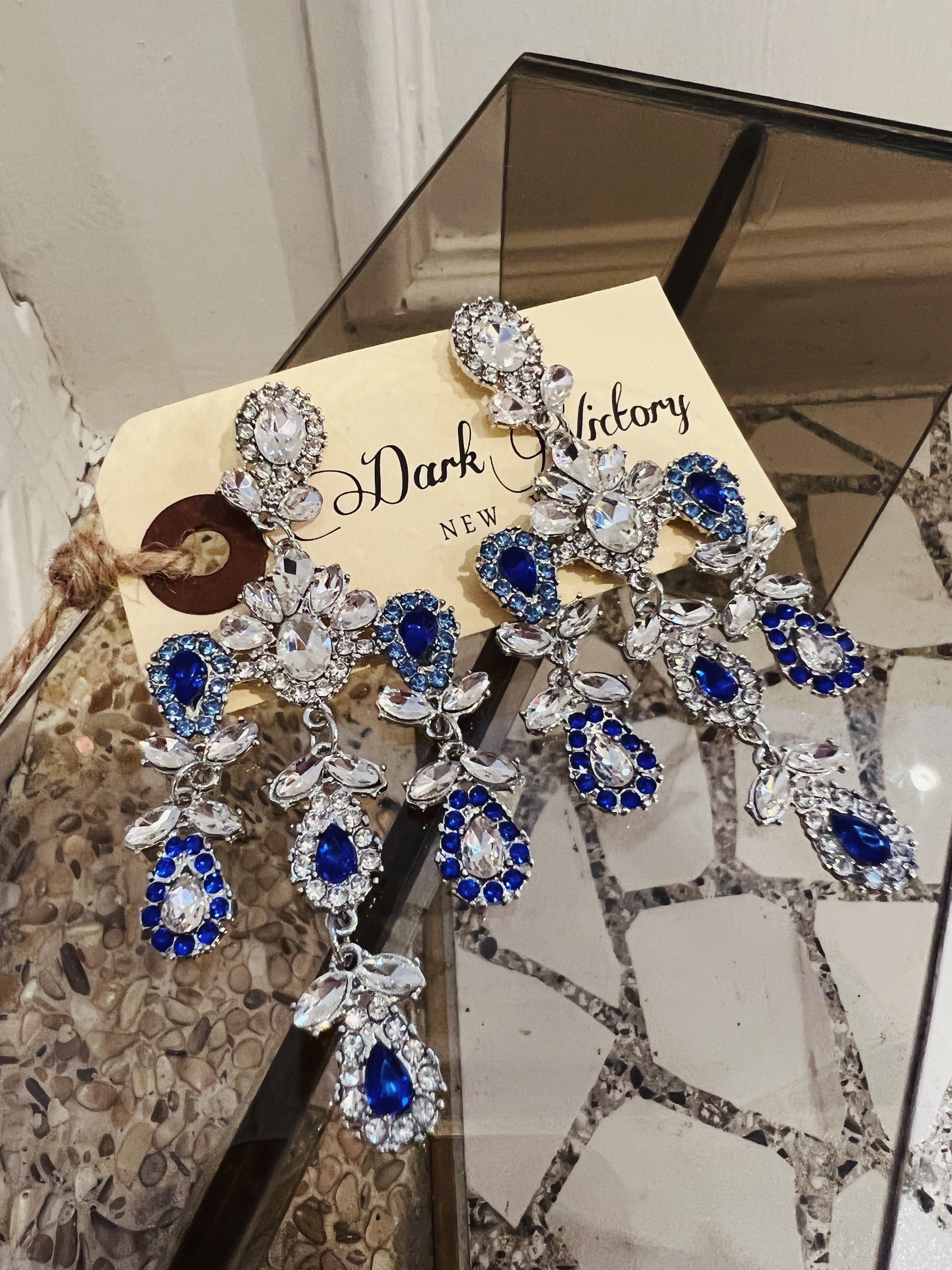 Dreamy Night 銀藍色絢麗水鑽垂墜耳環