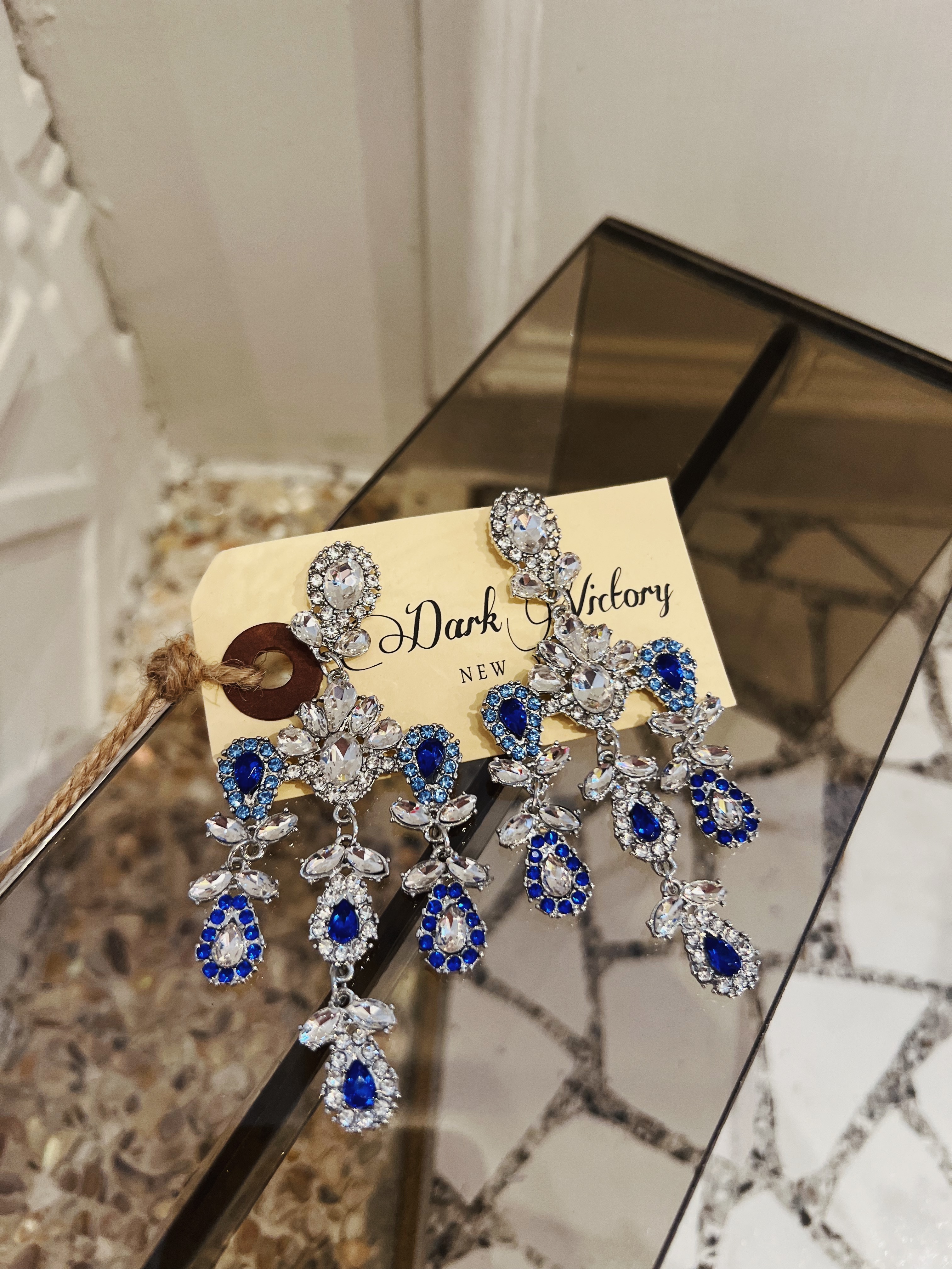 Dreamy Night 銀藍色絢麗水鑽垂墜耳環