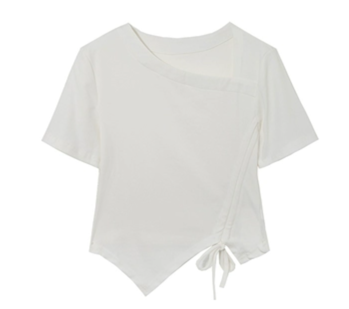 Versatile T-shirt with irregular design