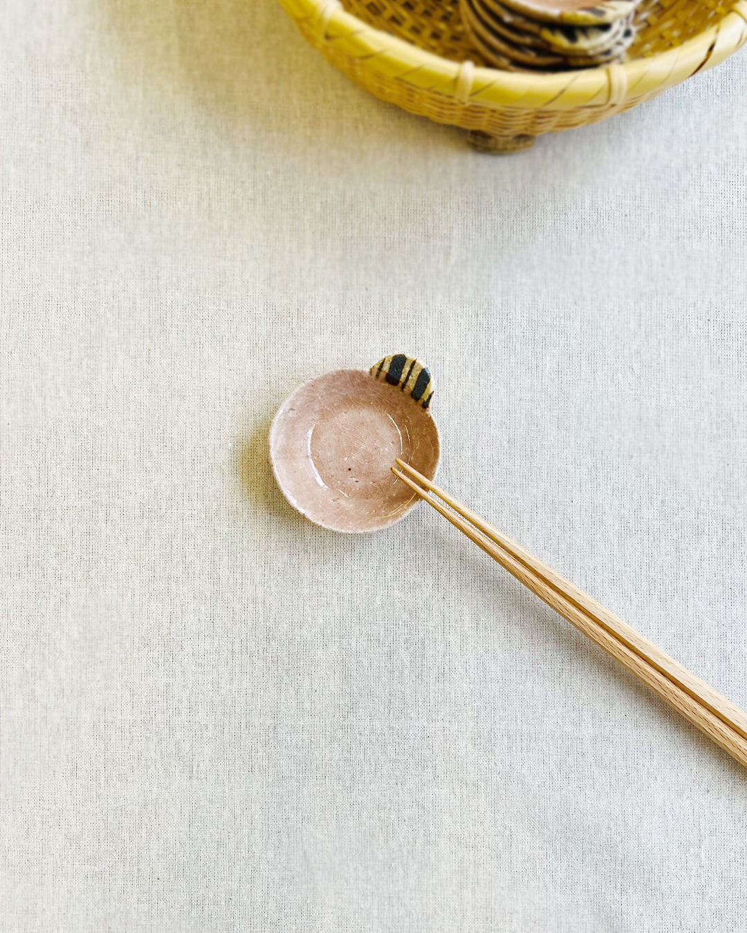 手工陶器 圓形筷架 粉色｜美濃燒