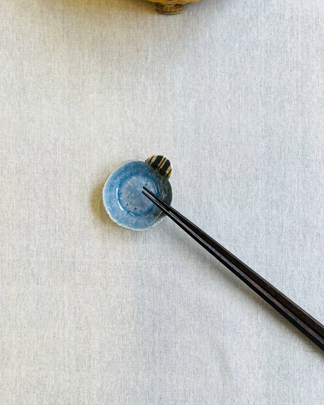 手工陶器 圓形筷架 藍色｜美濃燒