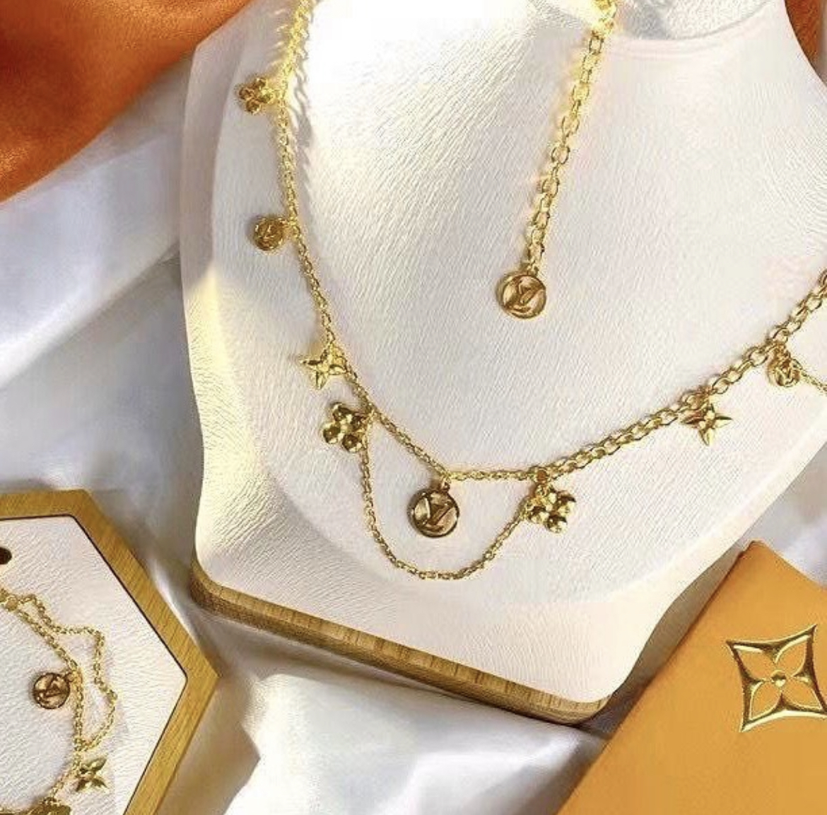 小lv 四葉草多花全金翻玩項鍊