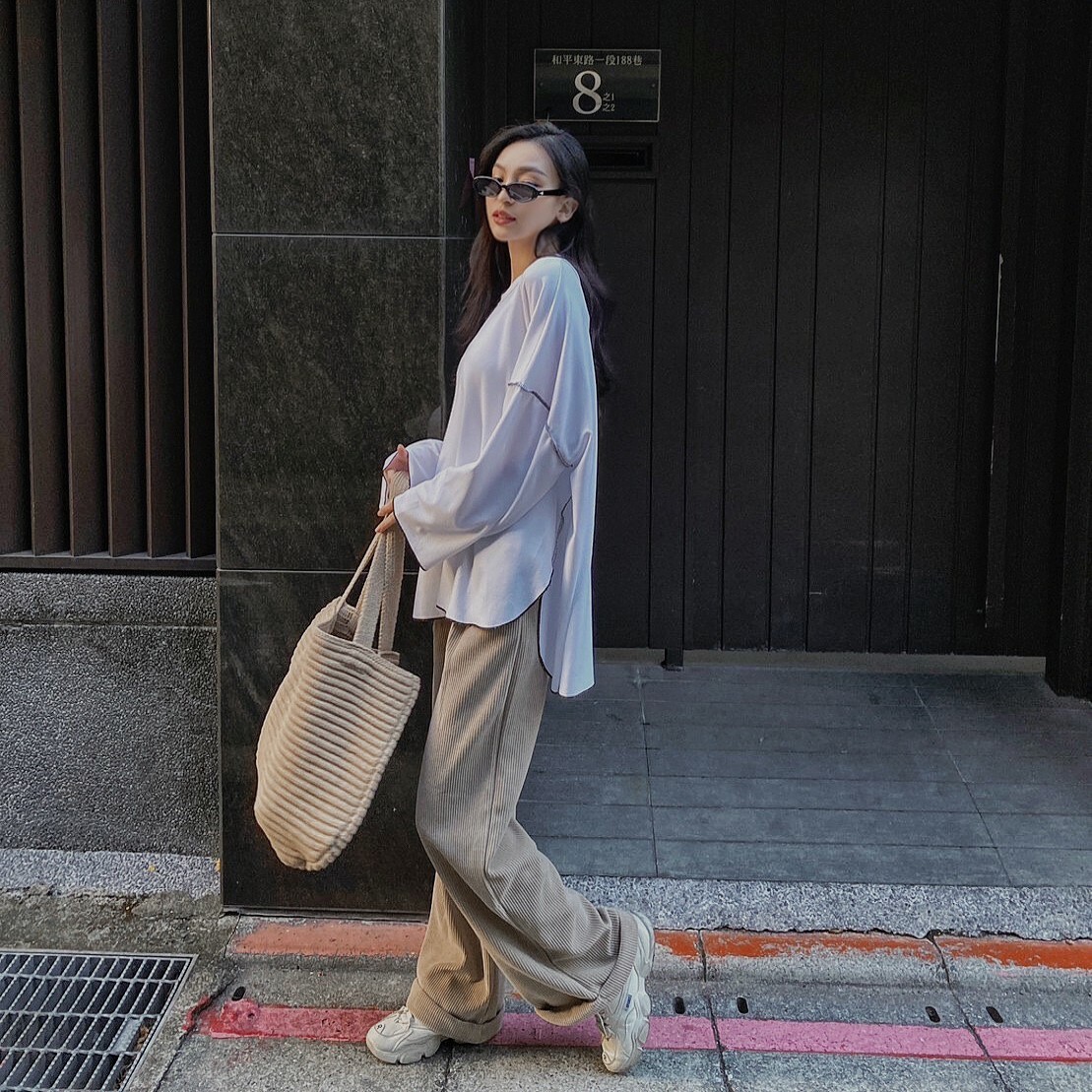 反車線側衩舒服棉T/三色