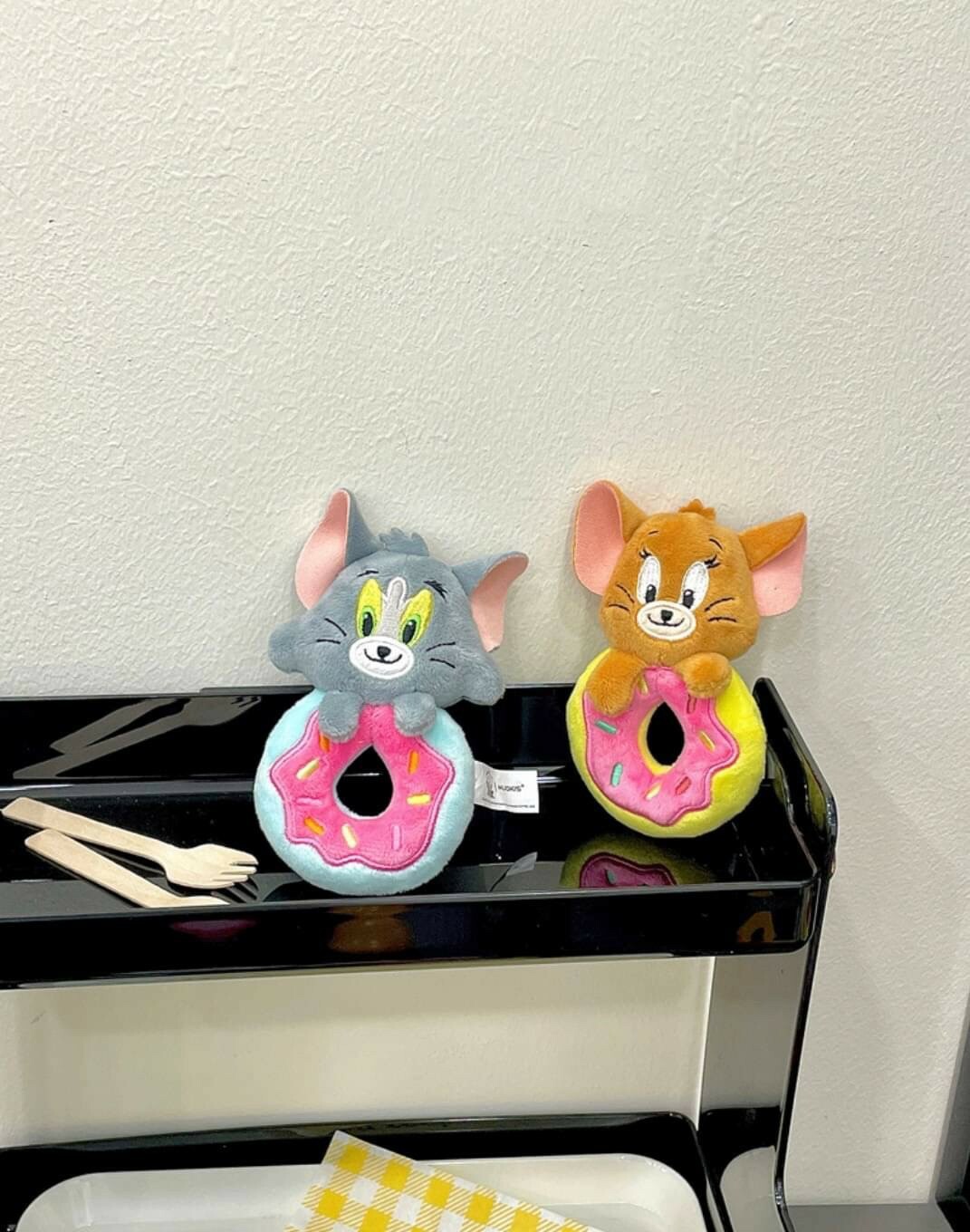 湯姆貓 傑利鼠 甜甜圈吊飾 TOM and JERRY Plush Pouch doughnut hanging ornament