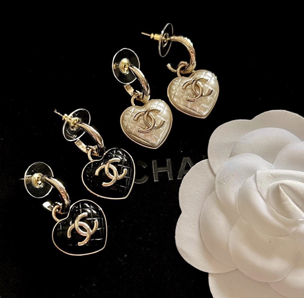 香奶奶黑白金絕美菱格紋 桃心翻玩耳釘墜