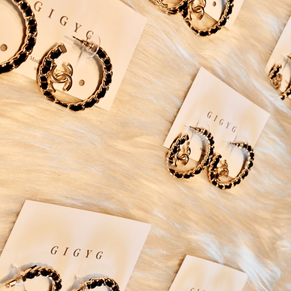 香奶奶 經典金皮革穿鍊翻玩大c圈