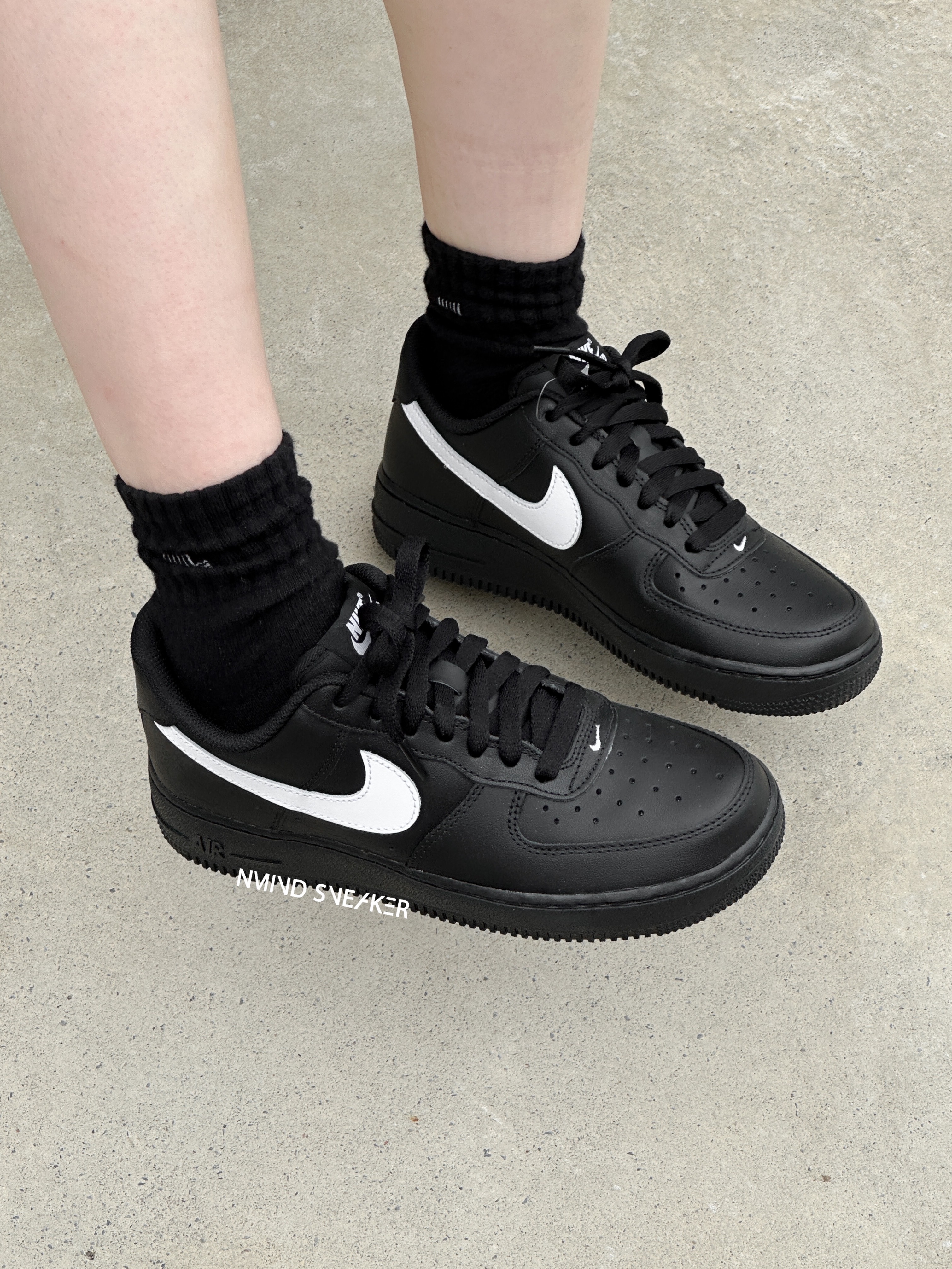 <2025ByeBye👋🏻> Nike Air Force 1 Low 黑底白勾 小AMBUSH (FZ0627-010)