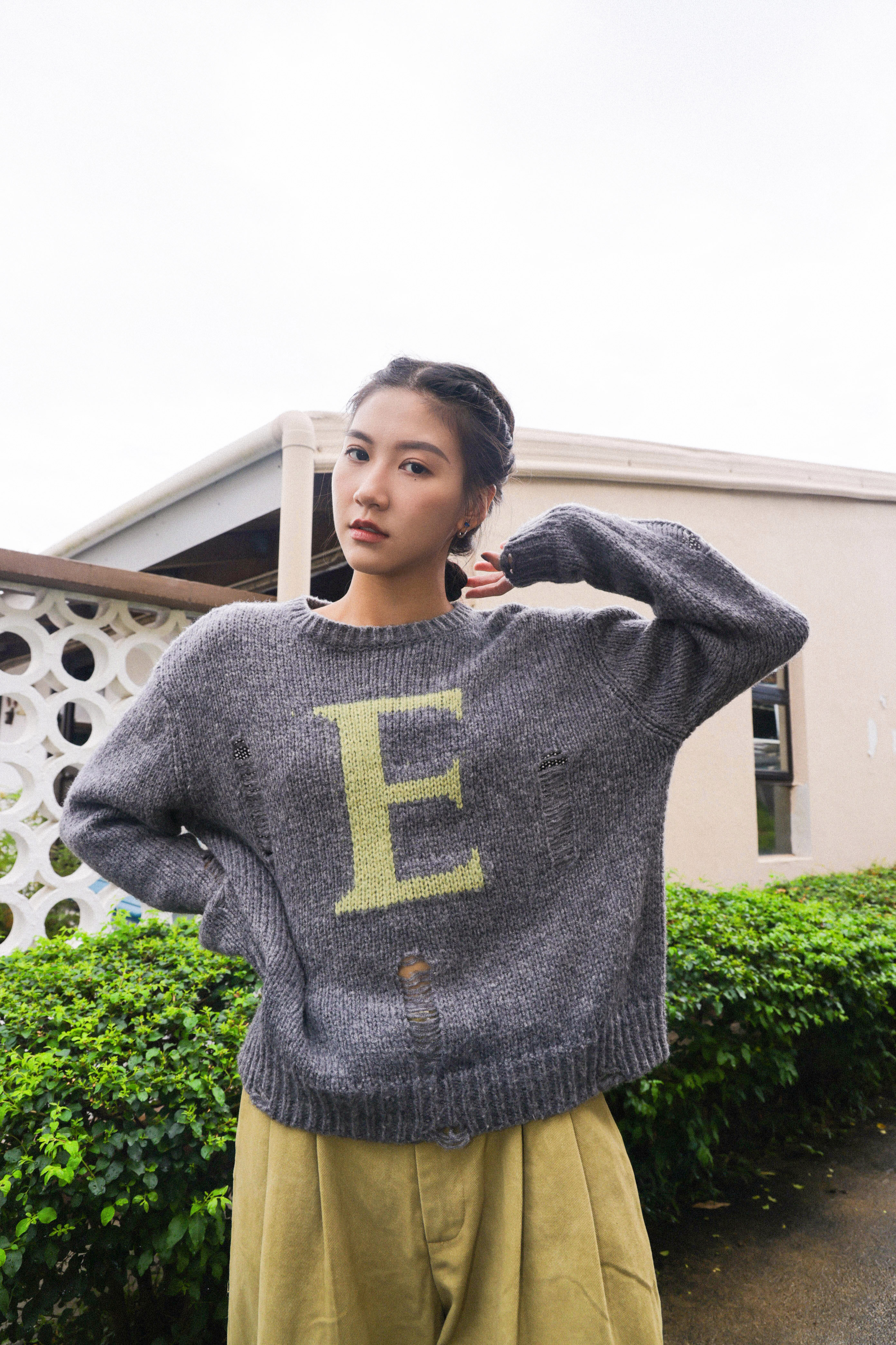 E字破洞冷衫（現貨款式）