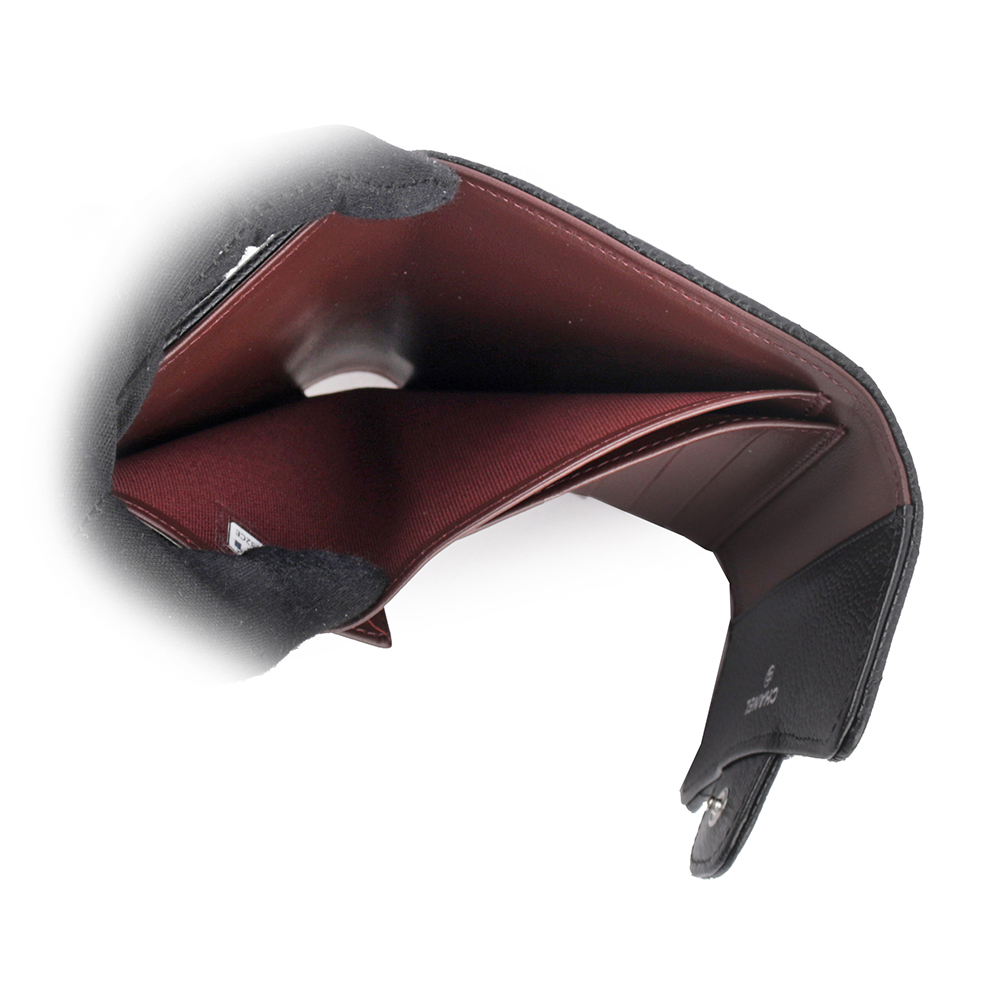 【CHANEL】銀色CC Logo 菱格紋荔枝牛皮三折短夾(黑色) AP0231 Y01588 C3906