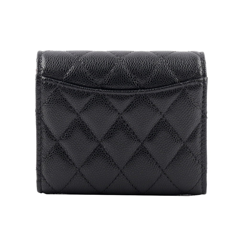 【CHANEL】金色CC Logo 菱格紋荔枝牛皮釦式零錢袋三折短夾(黑色) AP0229