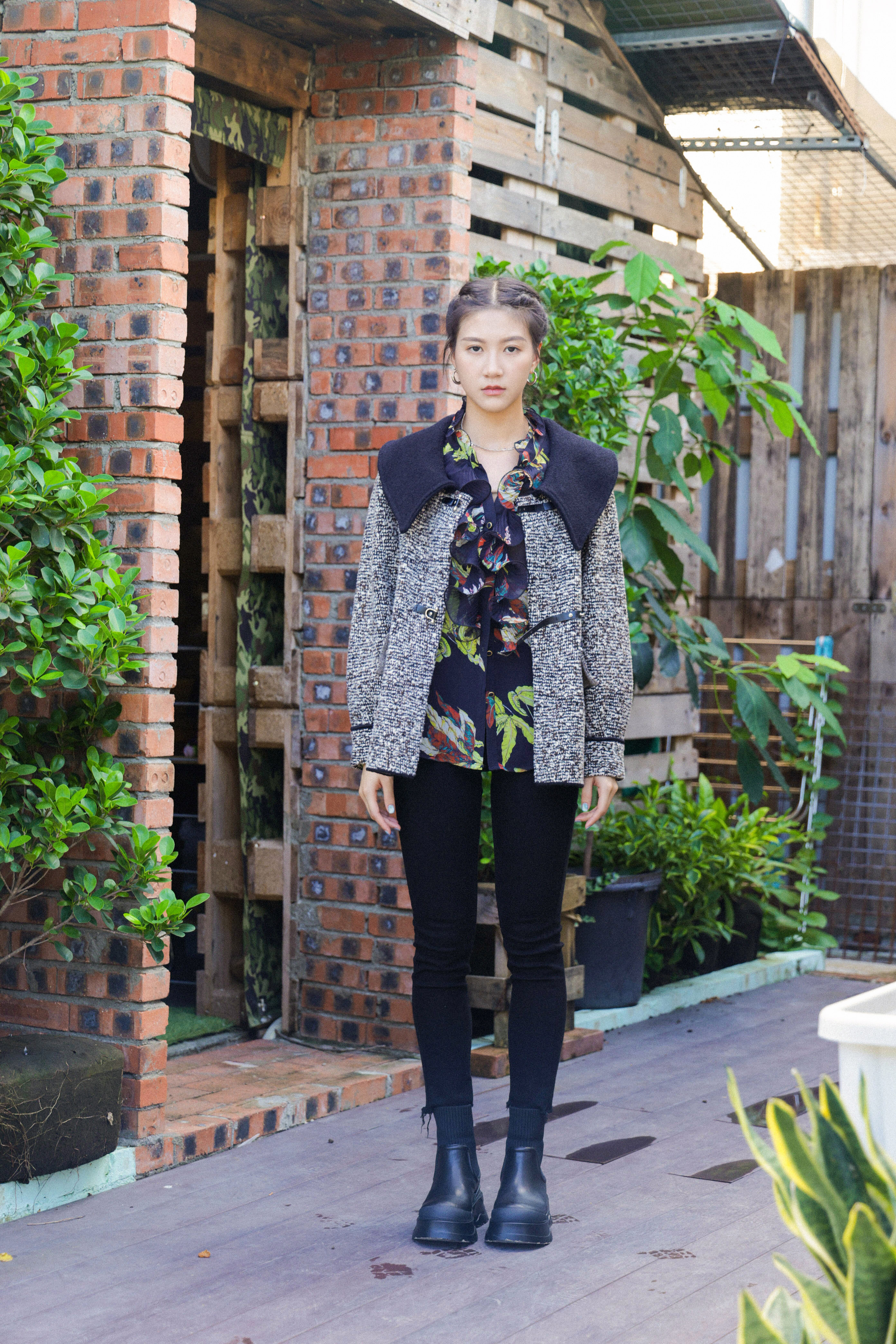 壓褶荷葉領大花雪紡恤衫（現貨款式）