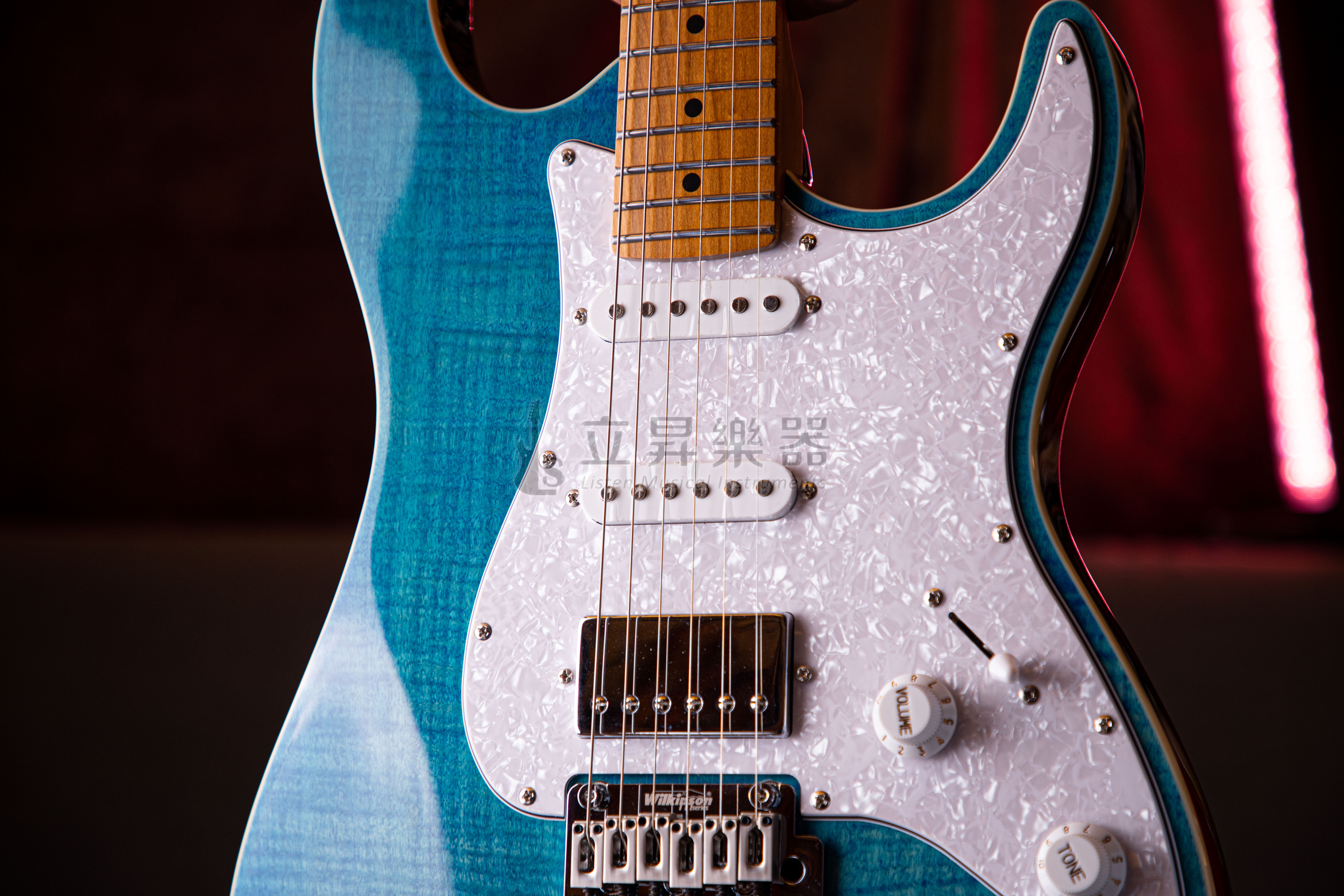 JET JET JS-450 系列 Stratocaster HSS 加拿大烤楓琴頸指板 22格 兩點式小搖單單雙 鎖定式弦鈕｜JS-450 TBL 虎紋海洋漸層色、JS-450 OBL 藍色虎紋 第 6 張圖片｜三峽吉他 / Bass