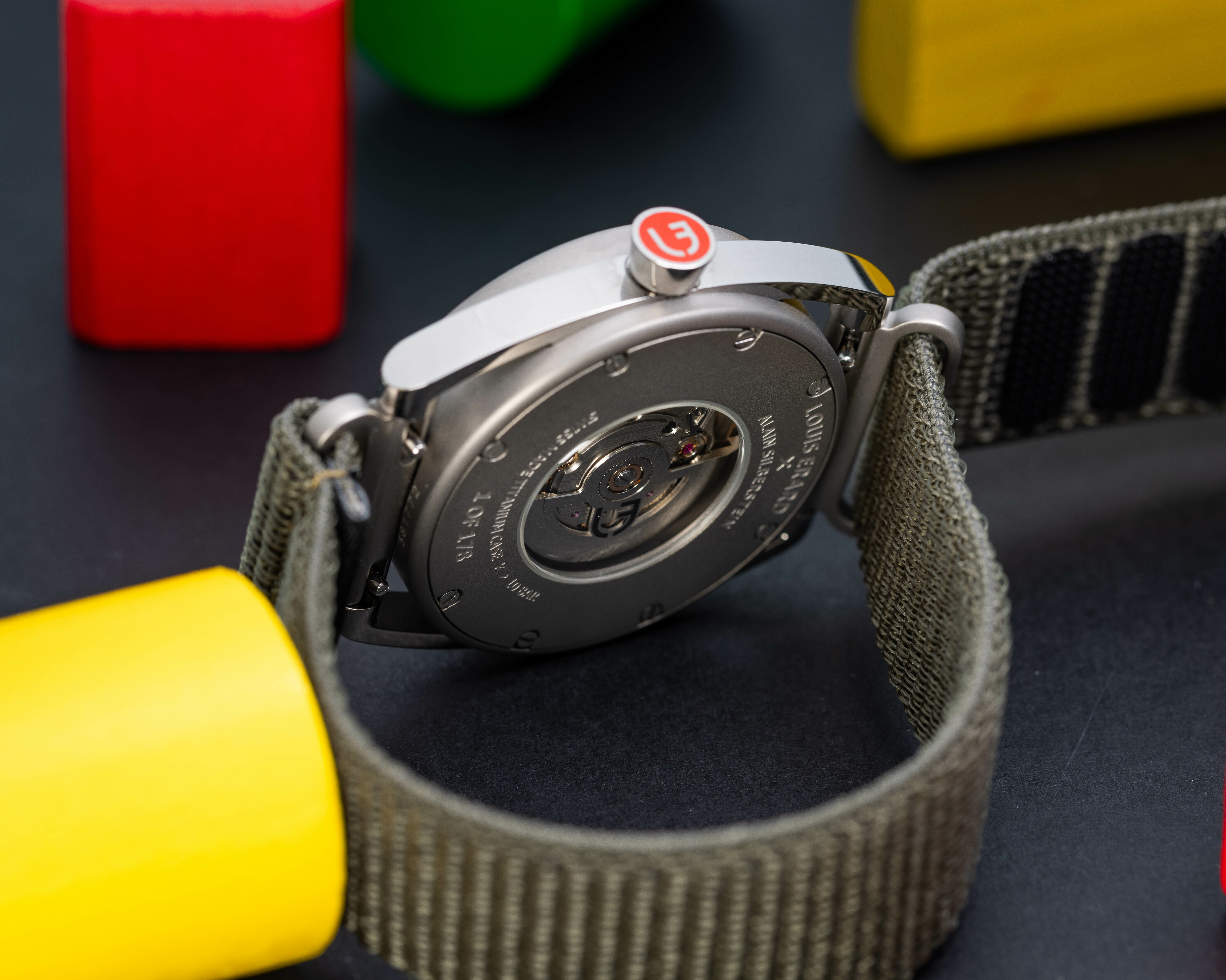 聯名款 Collaboration｜La Semaine Louis Erard x Alain Silberstein Khaki日期星期腕錶